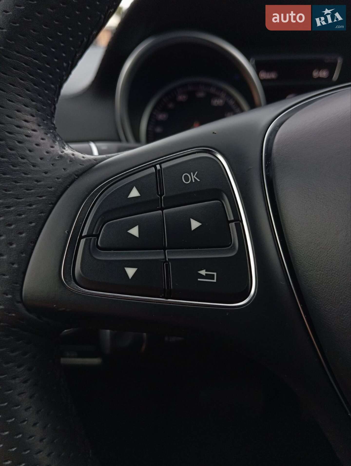 Mercedes-Benz GLS-Class 2017 VIN 4JGDF6EEXHA908786 фото оголошення 2 з 35