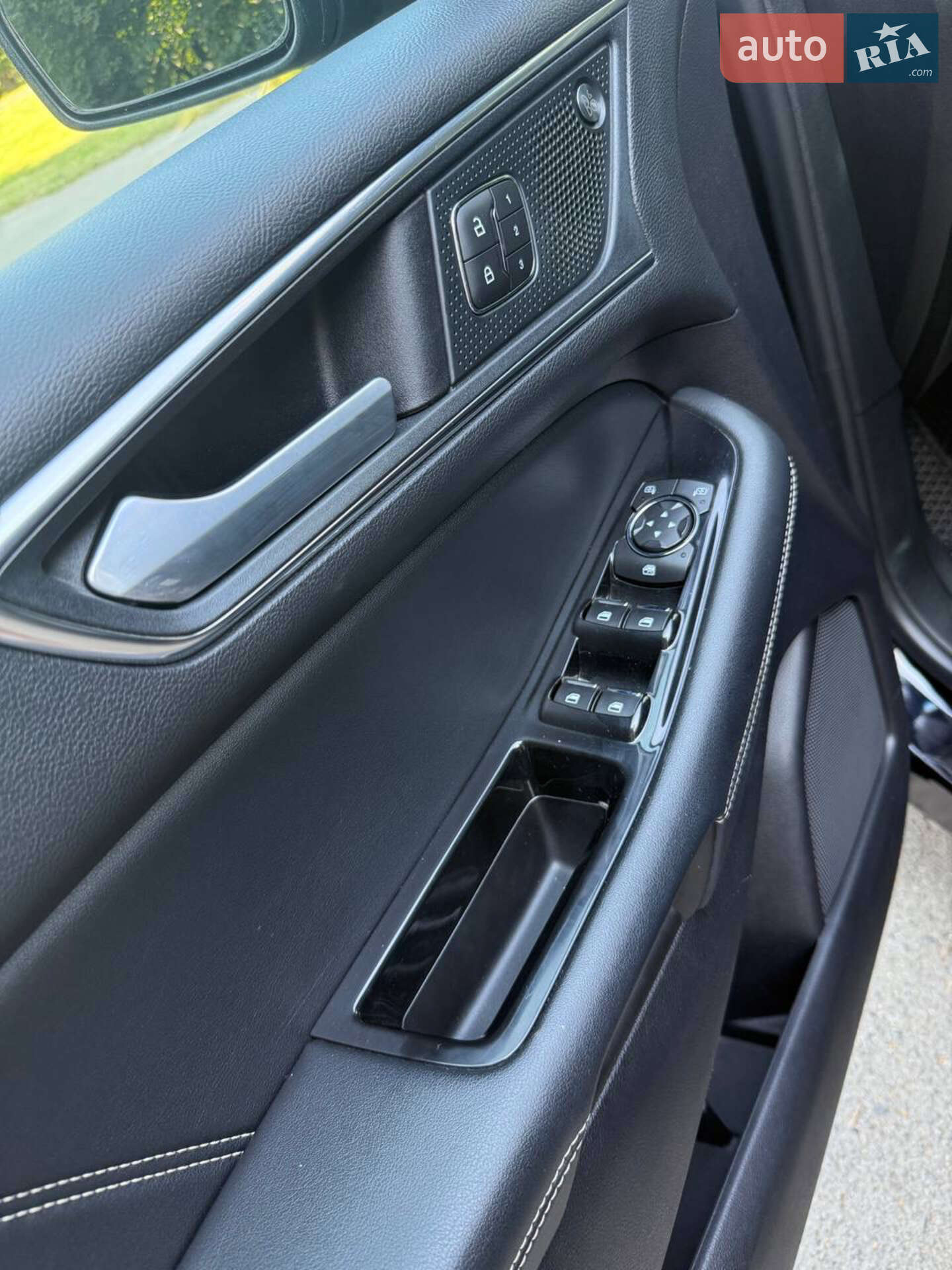 Ford Edge 2018 VIN 2FMPK4AP1KBB41121 фото оголошення 7 з 26