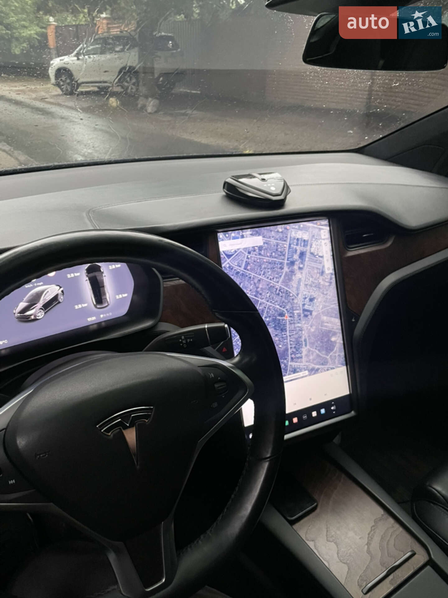 Tesla Model X 2020 VIN 5YJXCAE25LF231035 фото оголошення 3 з 8