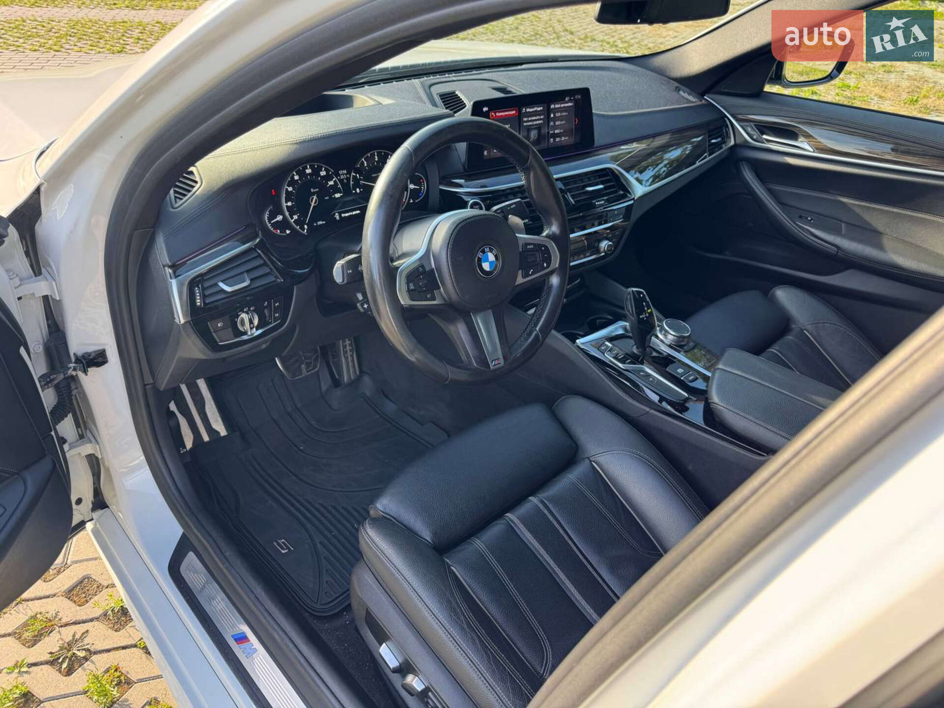 BMW 5 Series 2018 VIN WBAJE5C55JWA95146 фото оголошення 10 з 15