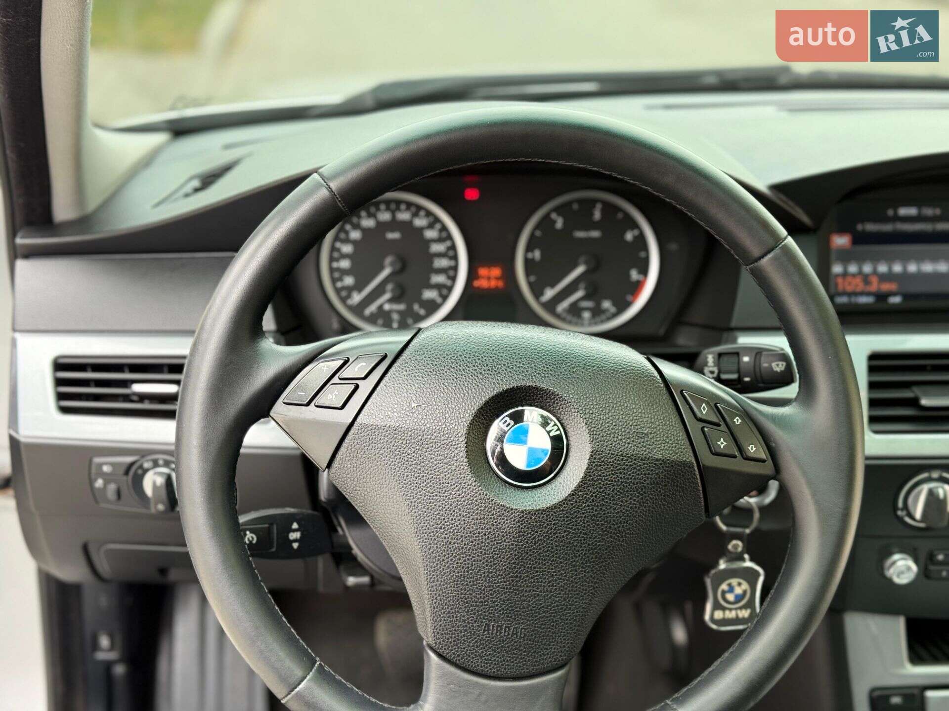 BMW 5 Series 2009 VIN WBAPX51030C143445 фото оголошення 4 з 12