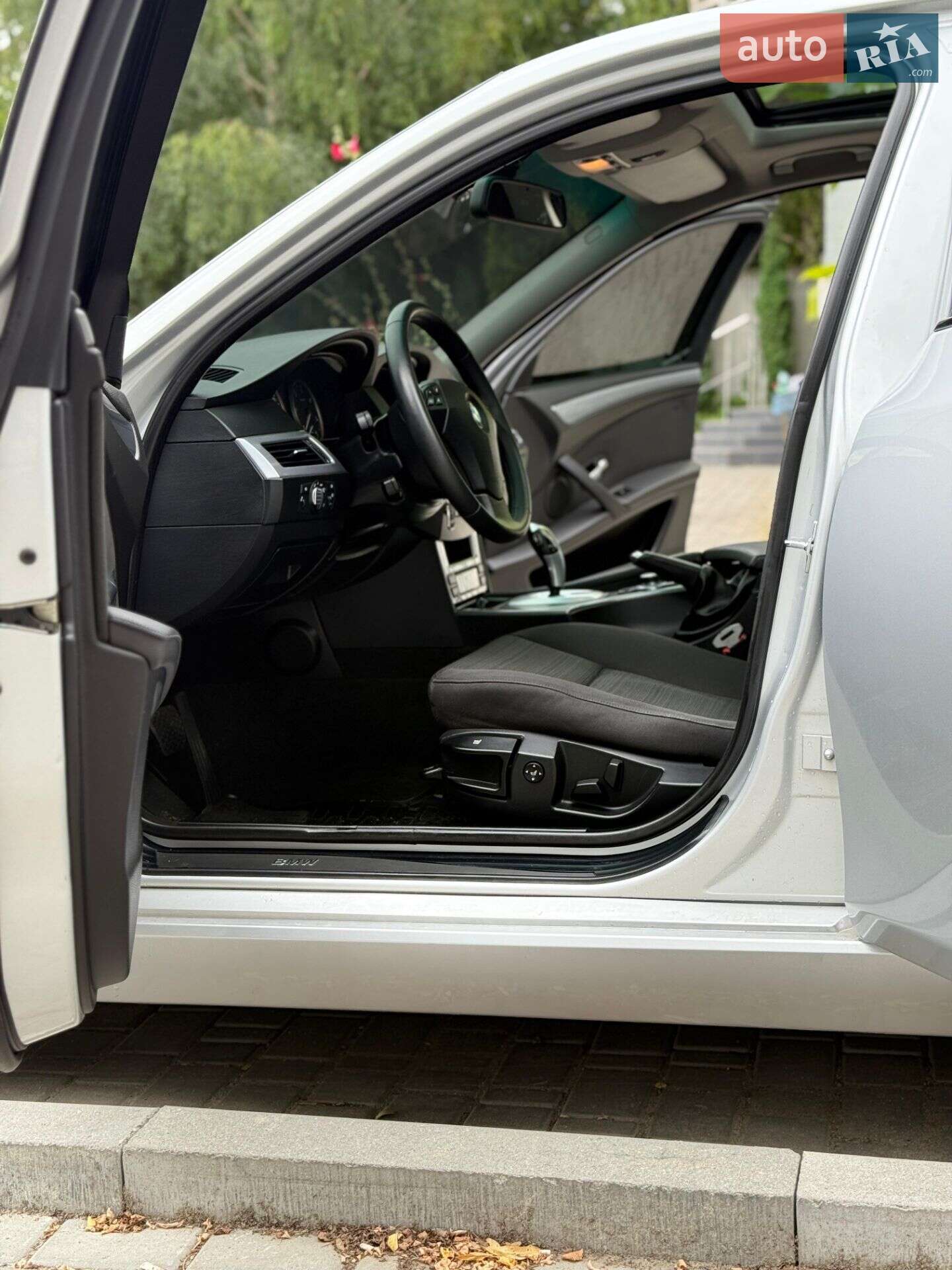 BMW 5 Series 2009 VIN WBAPX51030C143445 фото оголошення 10 з 12