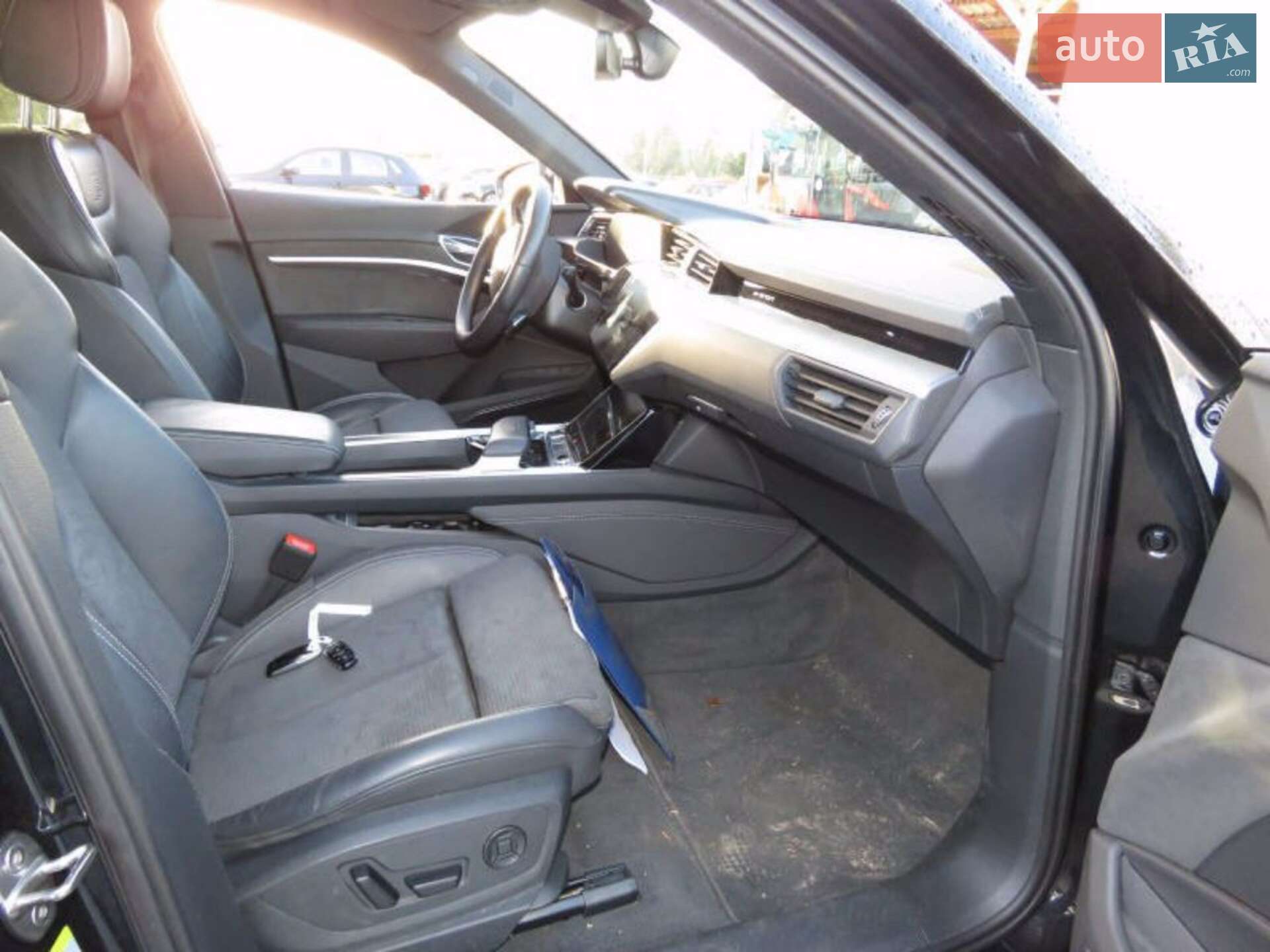 Audi e-tron S 2021 VIN WAUZZZGE9NB016046 фото оголошення 2 з 17