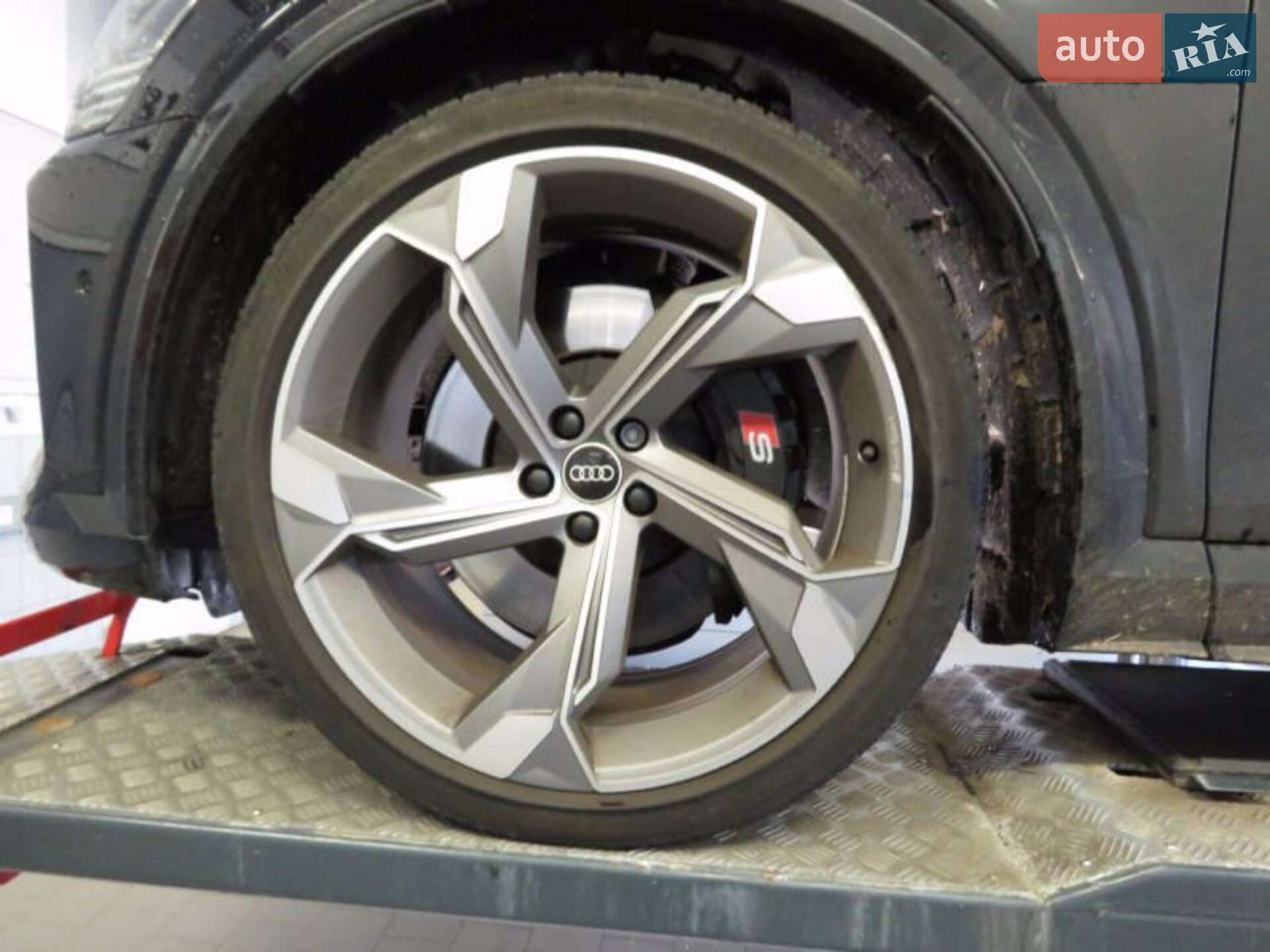 Audi e-tron S 2021 VIN WAUZZZGE9NB016046 фото оголошення 16 з 17