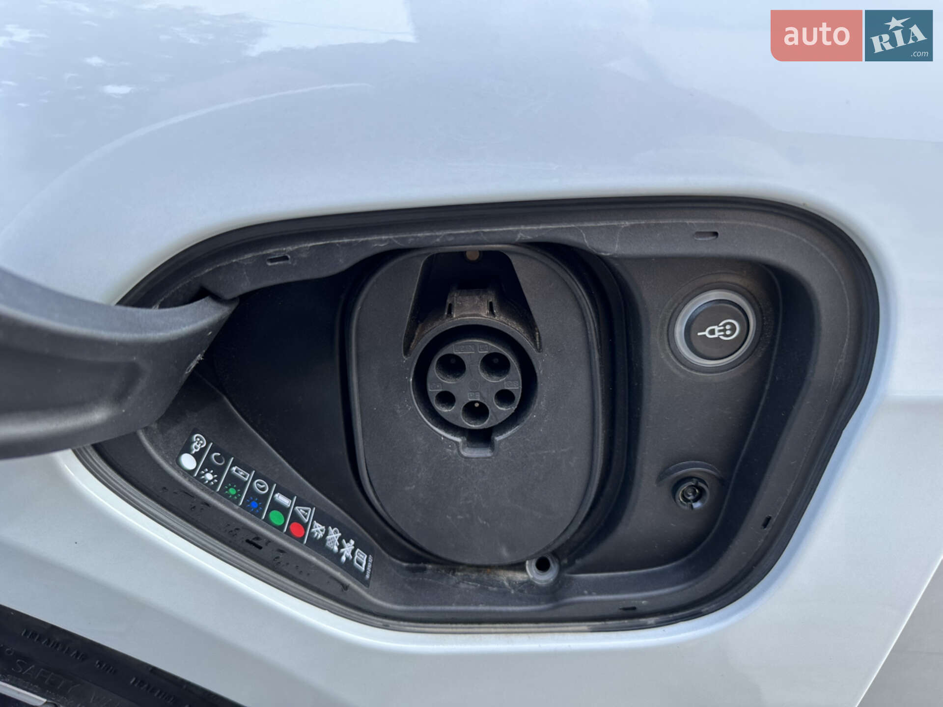 Porsche Taycan 2020 VIN WP0AB2Y14MSA42272 фото оголошення 17 з 20