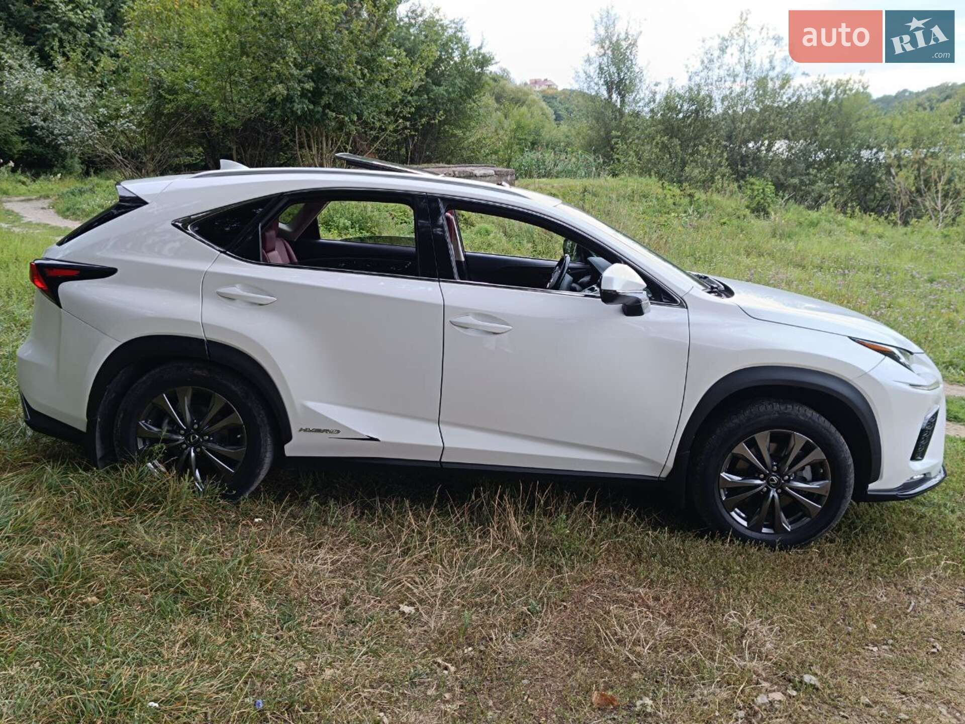 Lexus NX 2019 VIN JTJDJRDZ6L5002335 фото оголошення 3 з 25