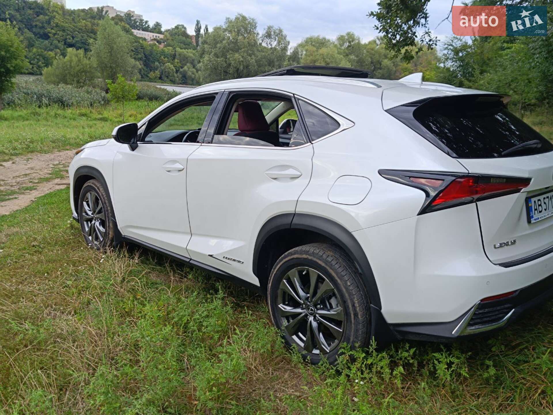 Lexus NX 2019 VIN JTJDJRDZ6L5002335 фото оголошення 5 з 25