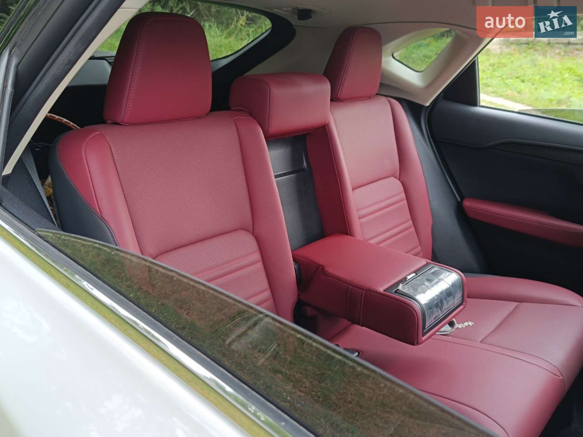 Lexus NX 2019 VIN JTJDJRDZ6L5002335 фото оголошення 10 з 25
