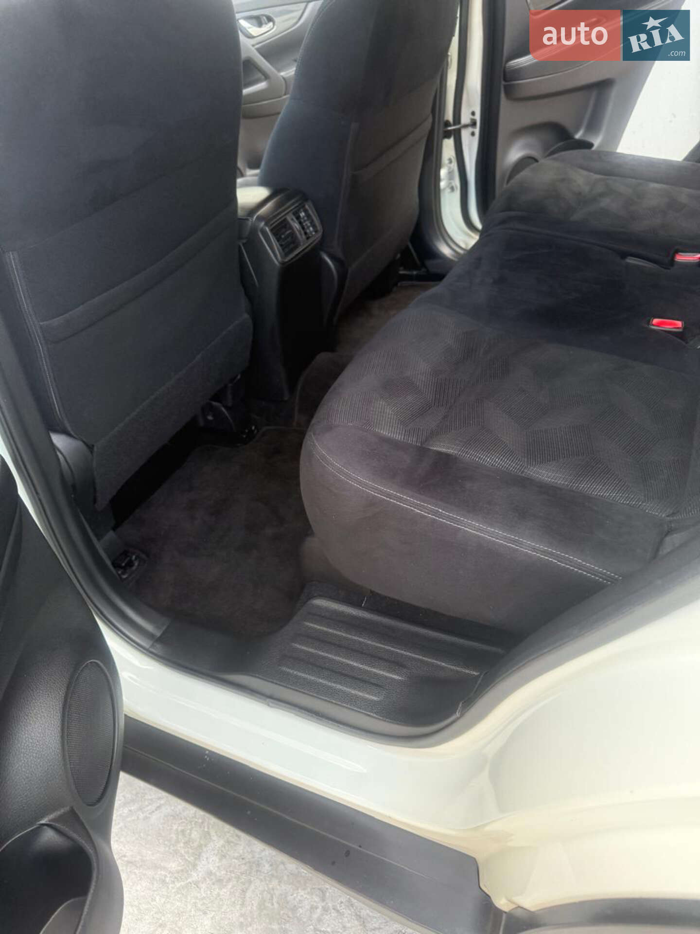 Nissan X-Trail 2016 VIN JN1TCAT32U0041977 фото оголошення 29 з 32