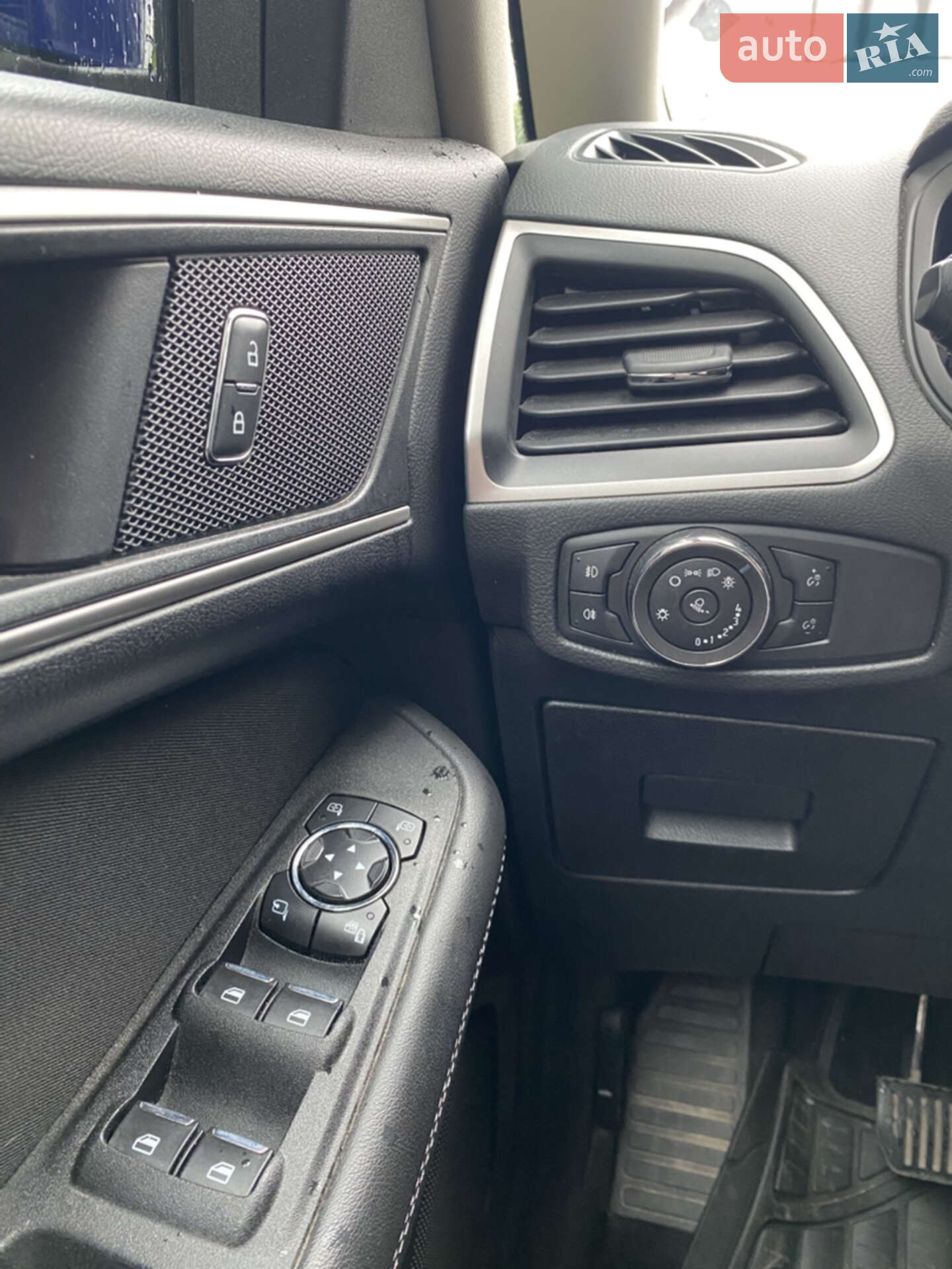 Ford Galaxy 2015 VIN WF0KXXWPCKFP88026 фото оголошення 17 з 40