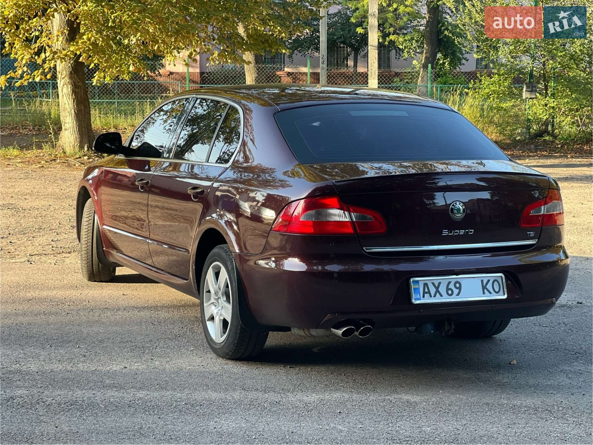 Skoda Superb 2011 VIN TMBAB43T7BB300650 фото оголошення 2 з 25
