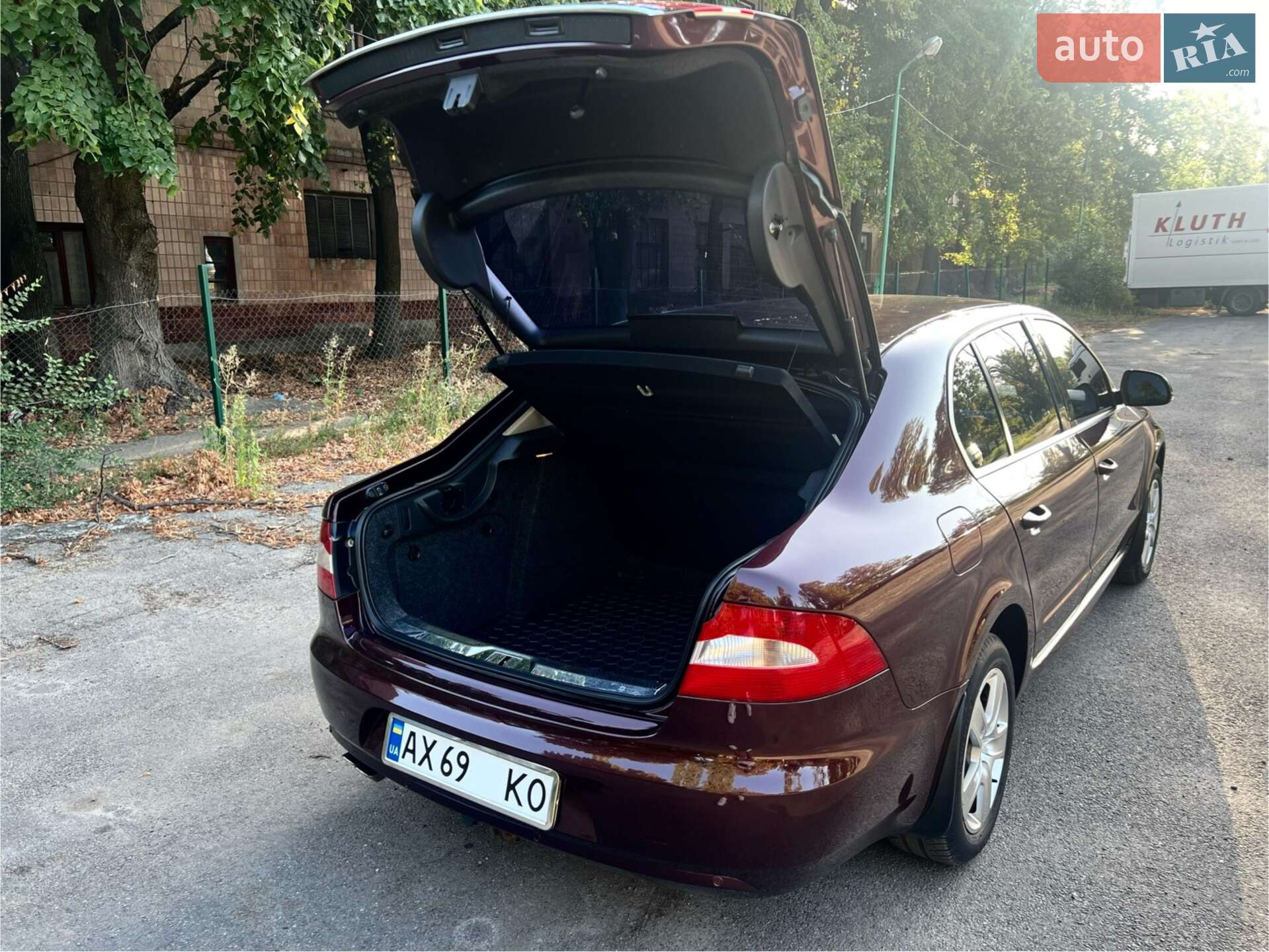 Skoda Superb 2011 VIN TMBAB43T7BB300650 фото оголошення 6 з 25