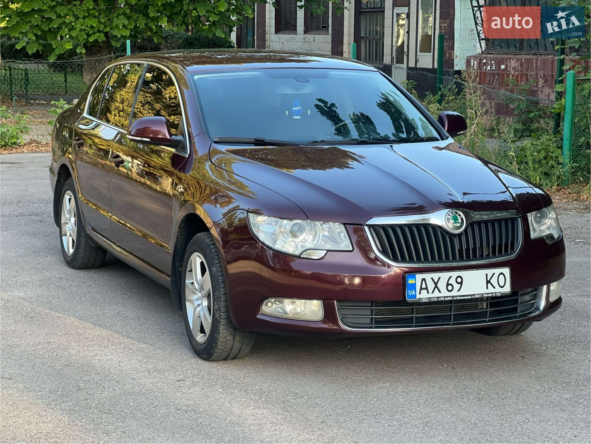 Skoda Superb 2011 VIN TMBAB43T7BB300650 фото оголошення 8 з 25