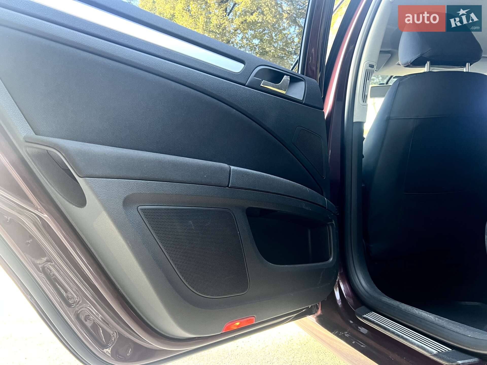 Skoda Superb 2011 VIN TMBAB43T7BB300650 фото оголошення 16 з 25