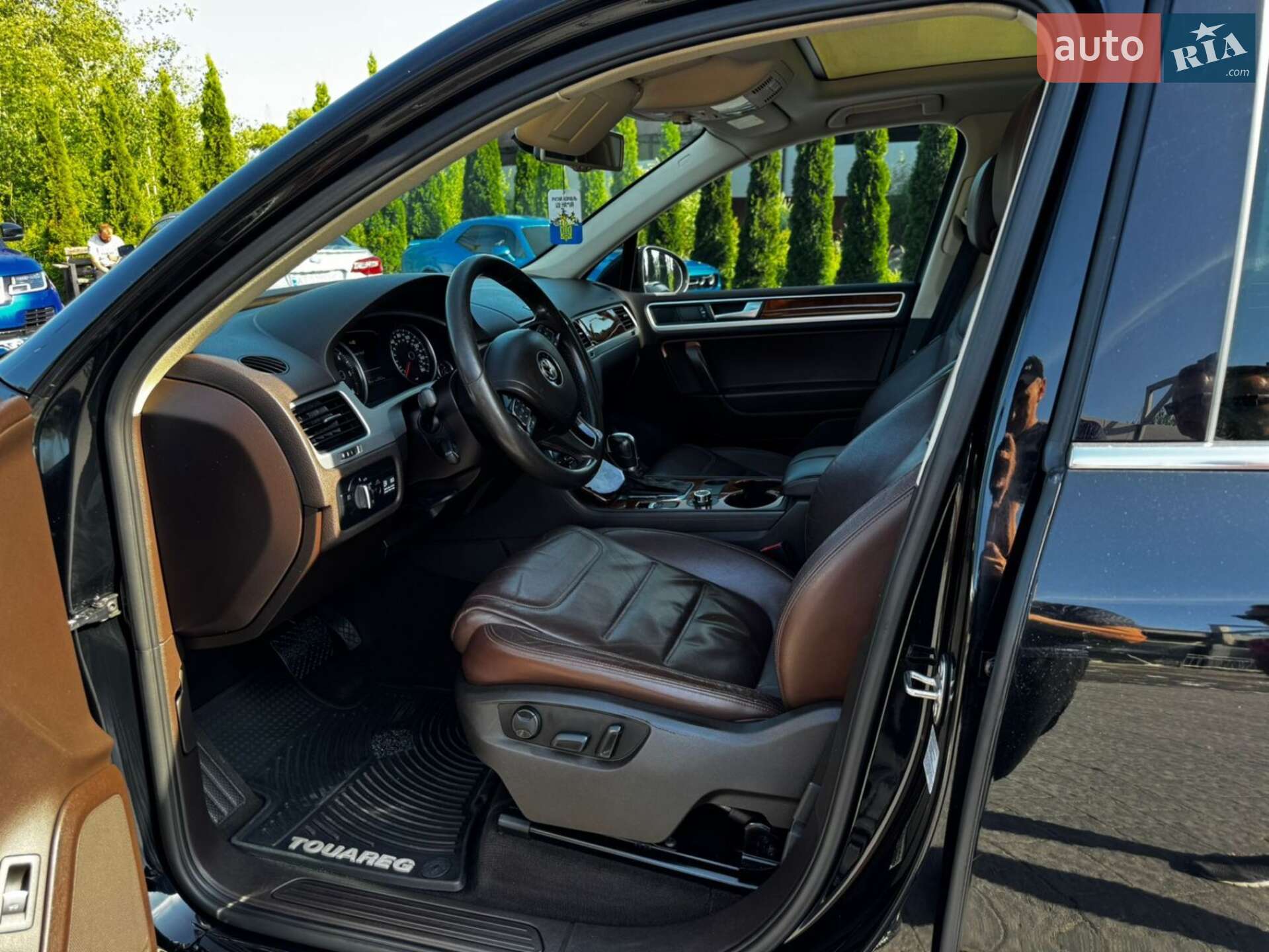 Volkswagen Touareg 2012 VIN WVGEK9BP2CD007829 фото оголошення 10 з 18