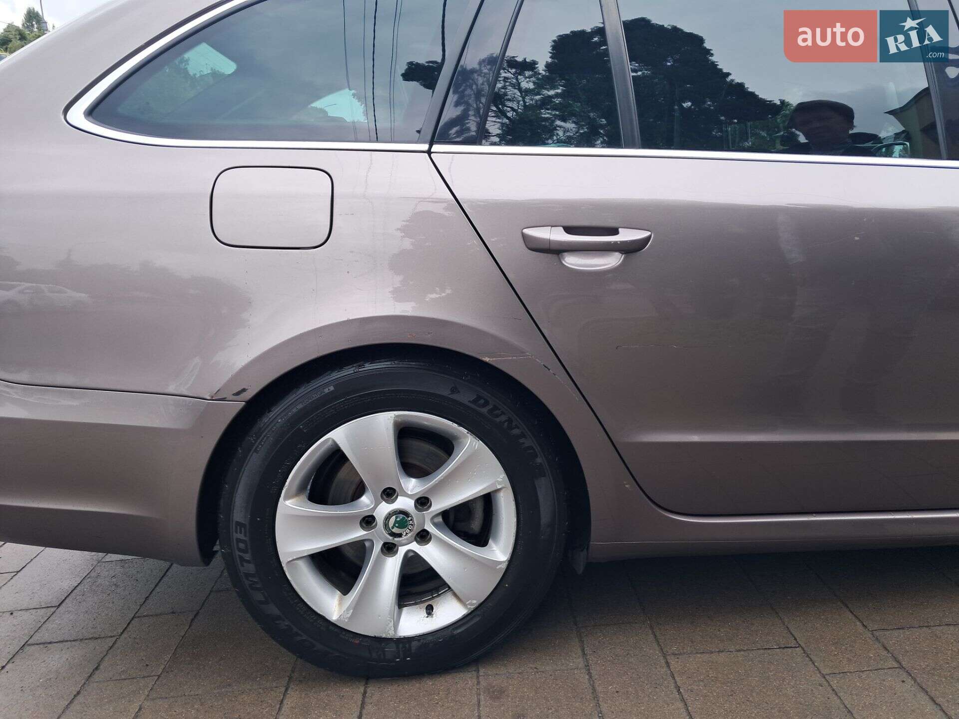 Skoda Superb 2010 VIN TMBJB93T5B9016346 фото оголошення 3 з 8