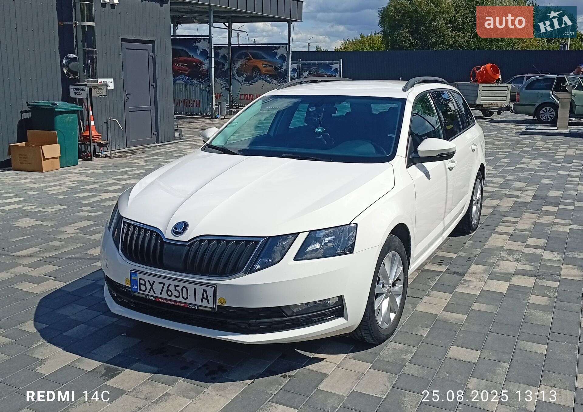 Skoda Octavia 2017 VIN TMBJG9NE4J0120748 фото оголошення 3 з 19