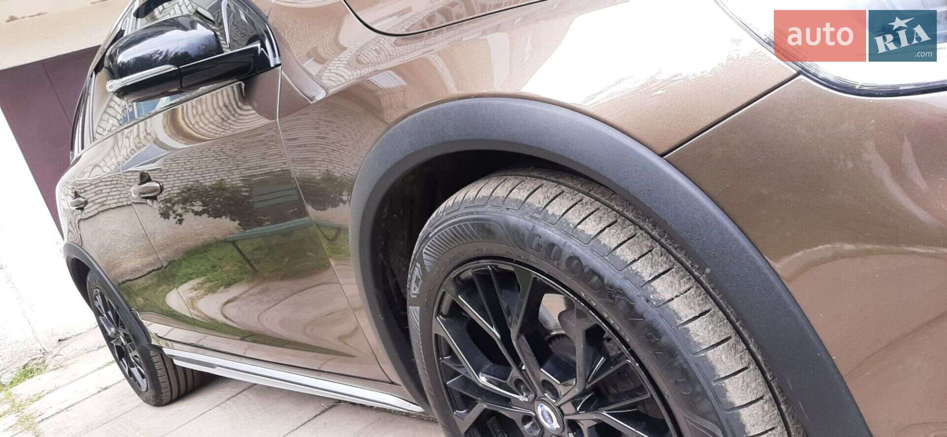Volvo V60Cc 2017 VIN YV1FZARCDJ2050427 фото оголошення 15 з 52