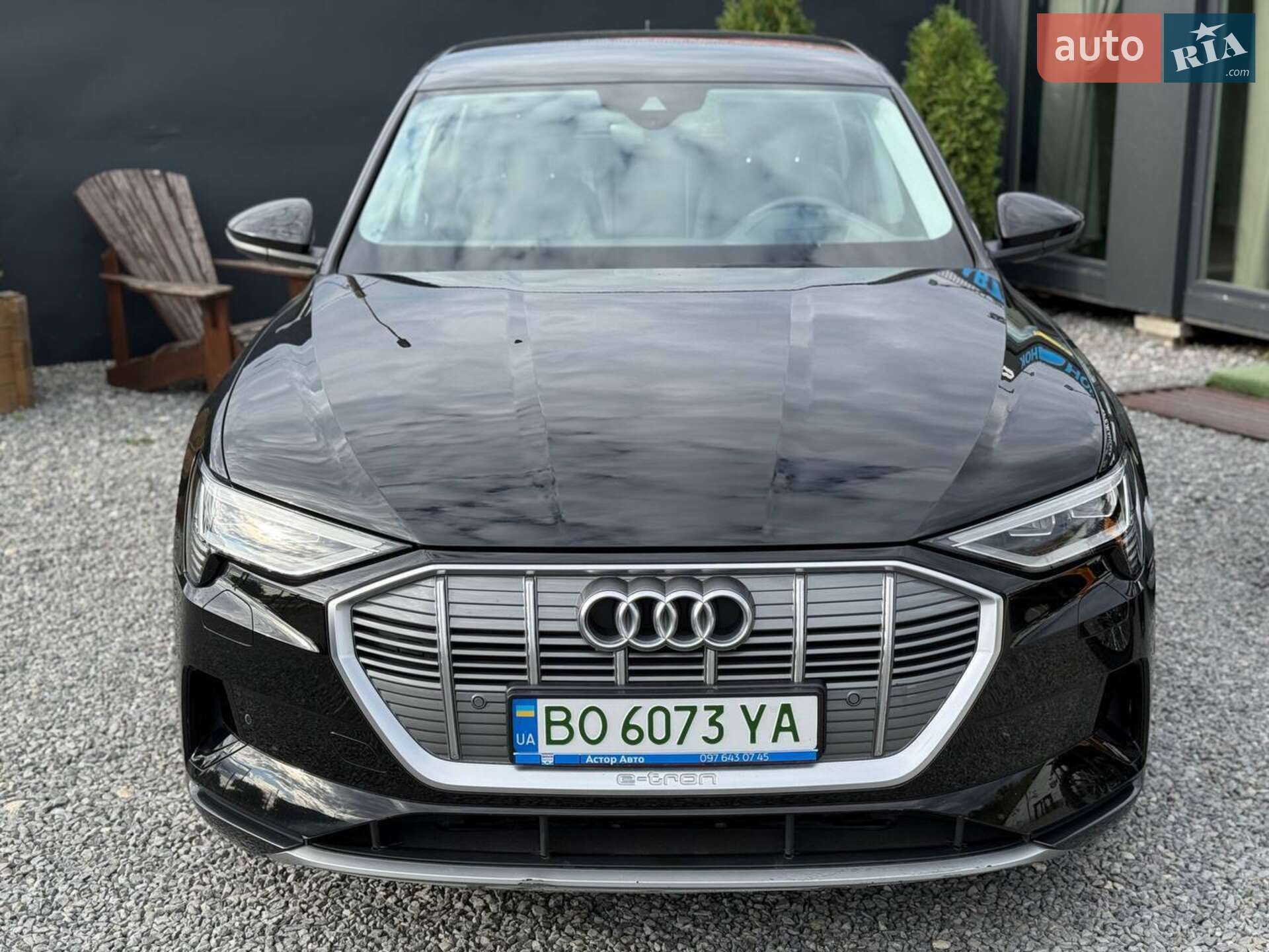 Audi e-tron 2021 VIN WAUZZZGE1NB004604 фото оголошення 2 з 33