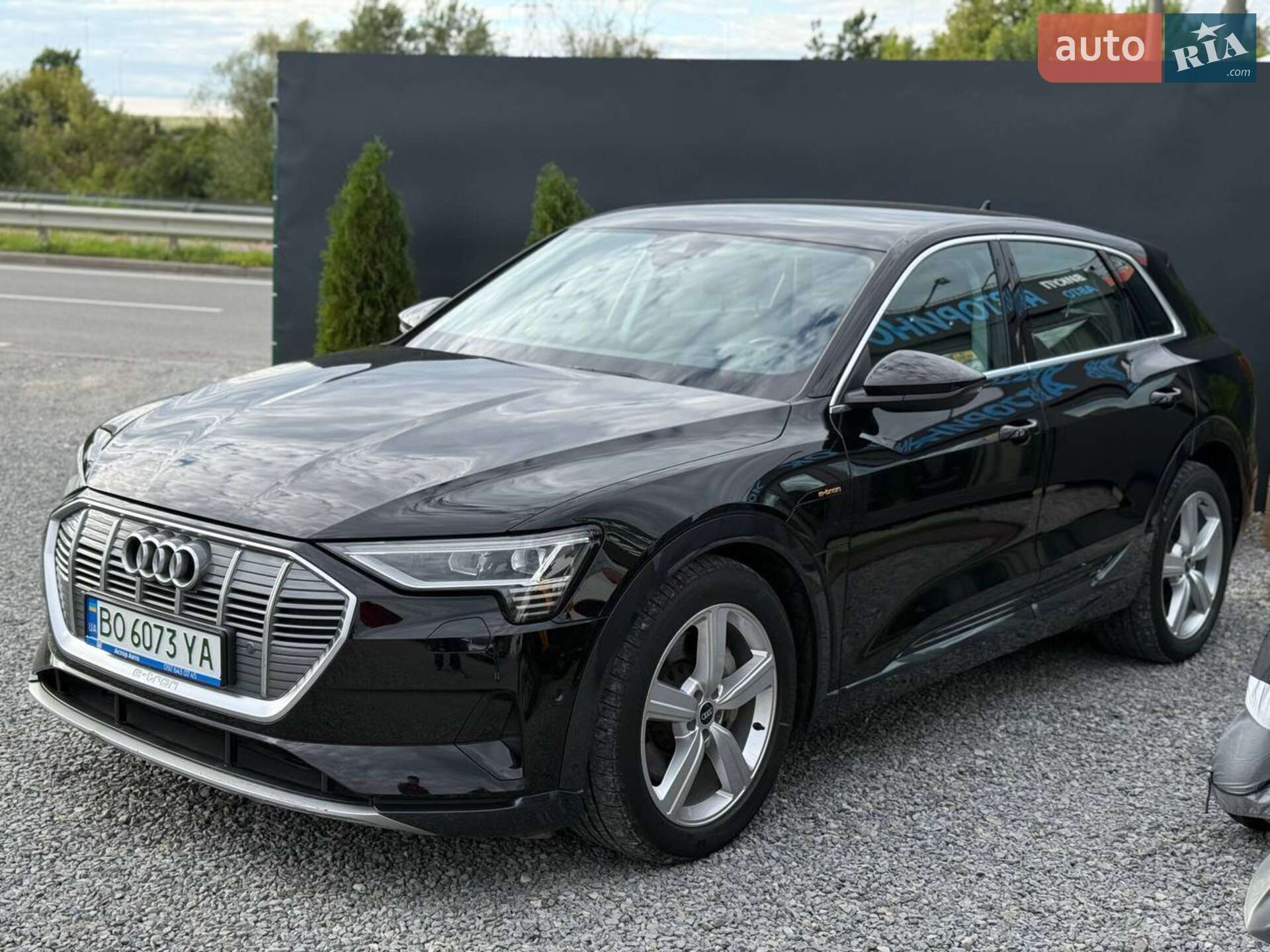 Audi e-tron 2021 VIN WAUZZZGE1NB004604 фото оголошення 4 з 33
