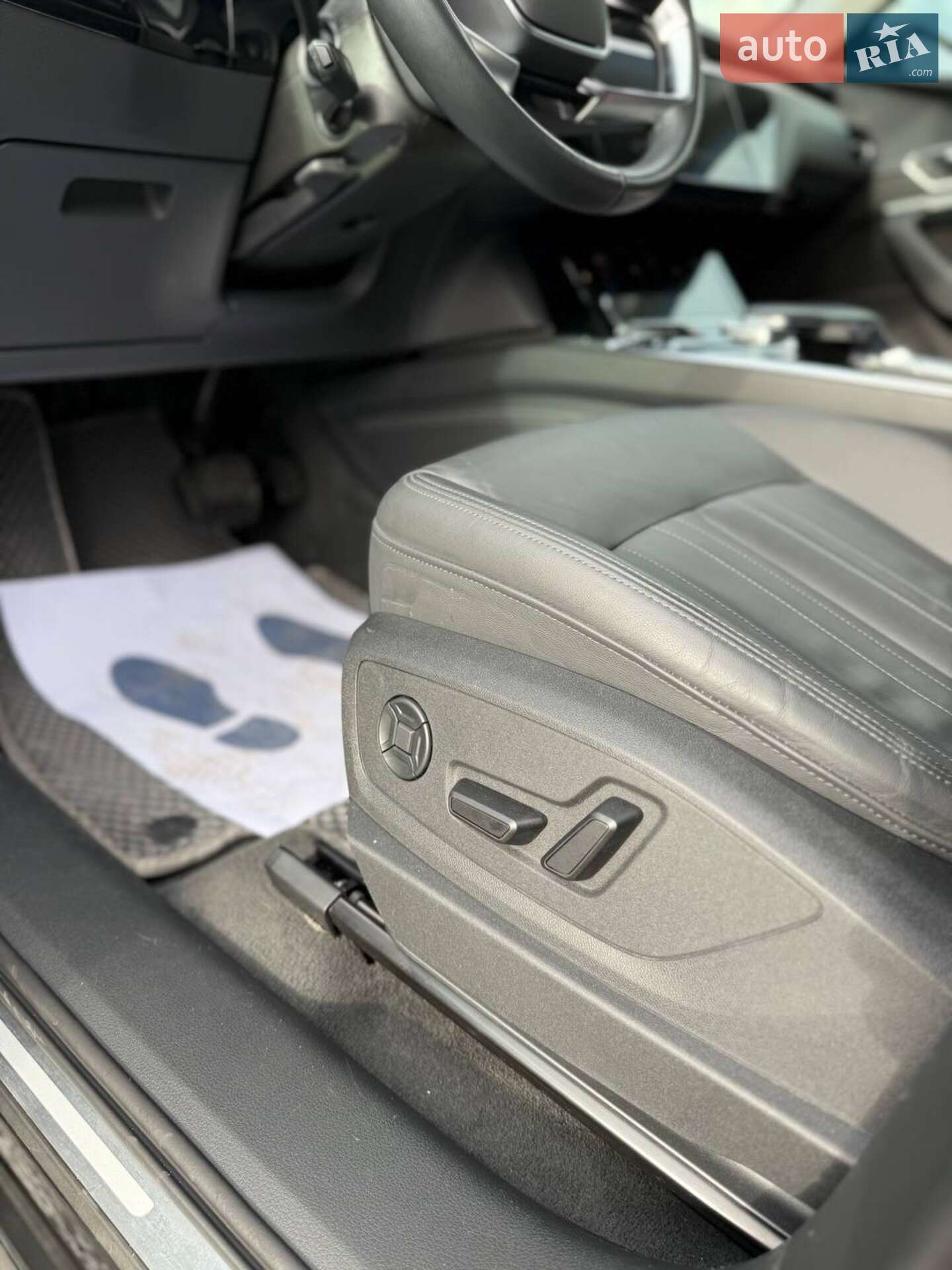 Audi e-tron 2021 VIN WAUZZZGE1NB004604 фото оголошення 14 з 33