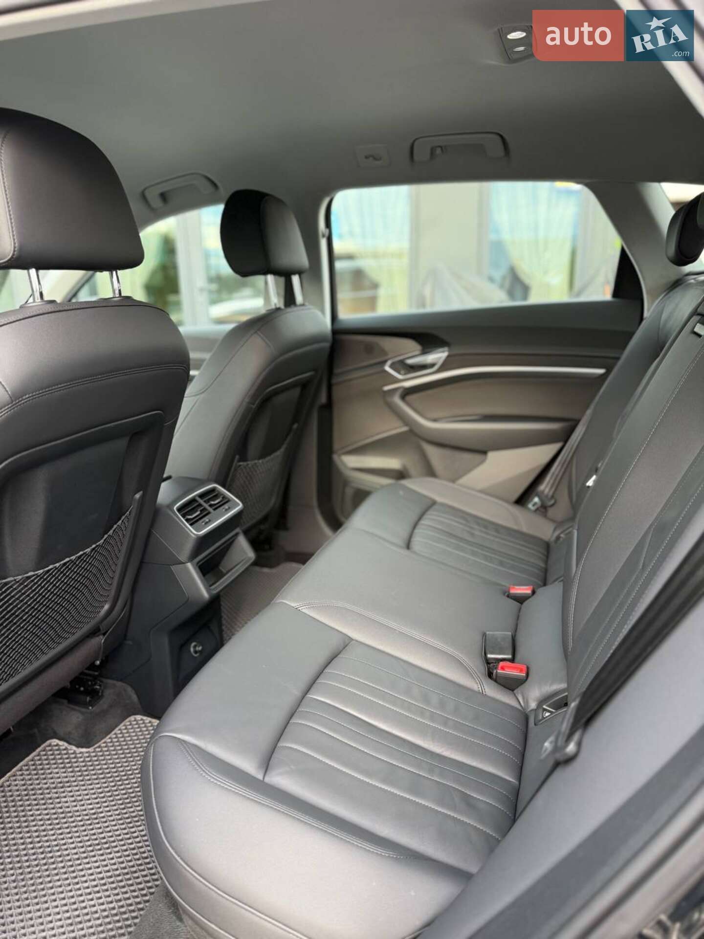 Audi e-tron 2021 VIN WAUZZZGE1NB004604 фото оголошення 17 з 33