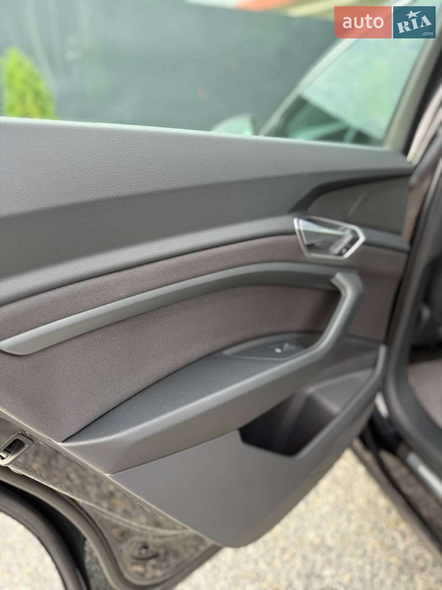 Audi e-tron 2021 VIN WAUZZZGE1NB004604 фото оголошення 30 з 33