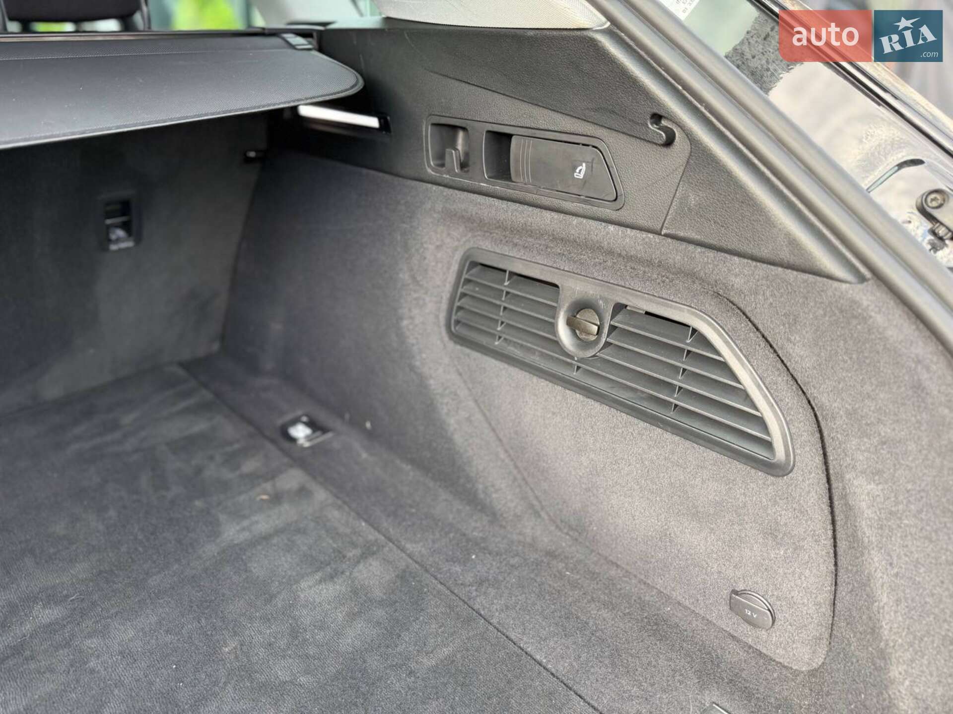 Audi e-tron 2021 VIN WAUZZZGE1NB004604 фото оголошення 19 з 33