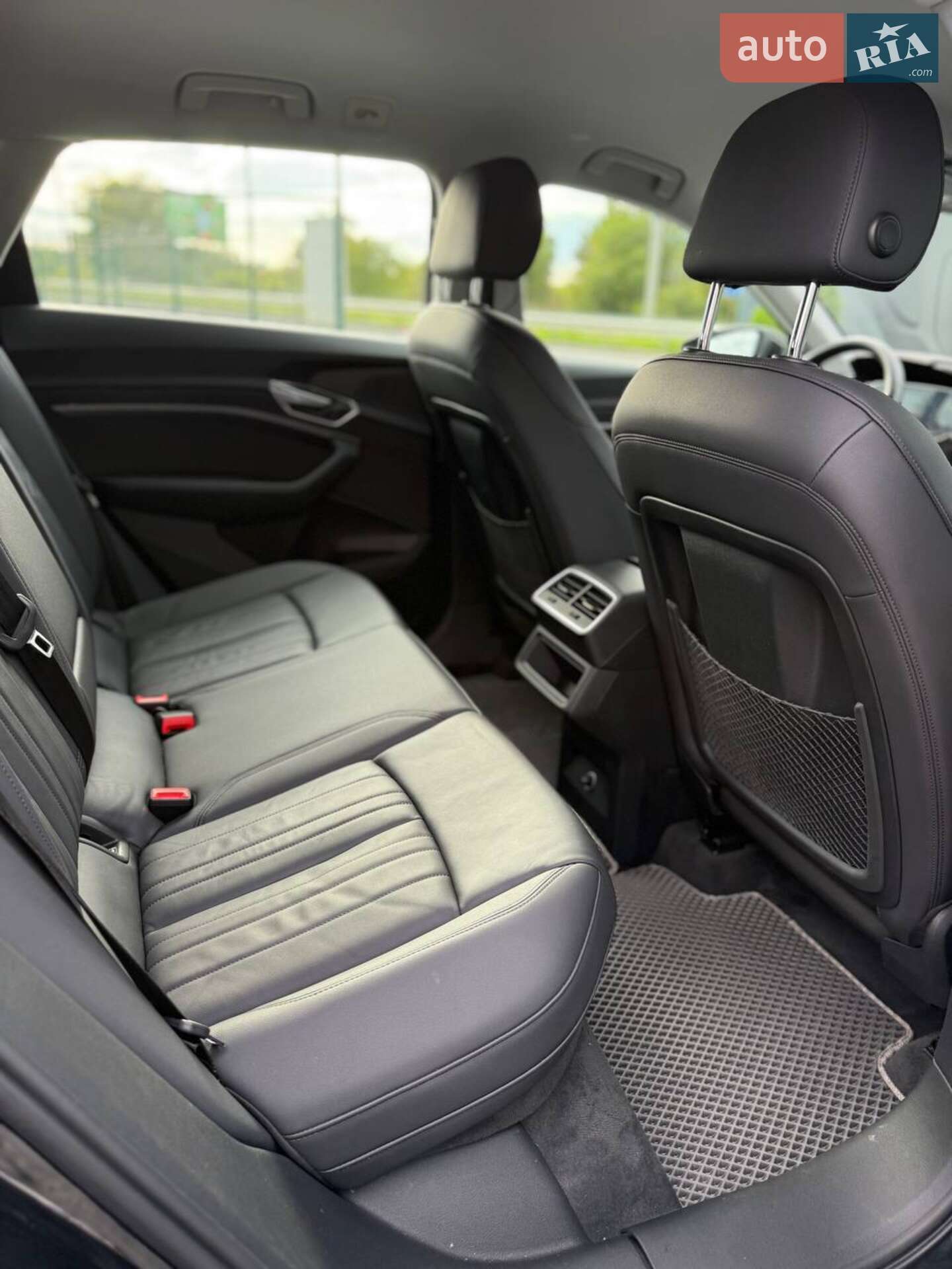 Audi e-tron 2021 VIN WAUZZZGE1NB004604 фото оголошення 20 з 33