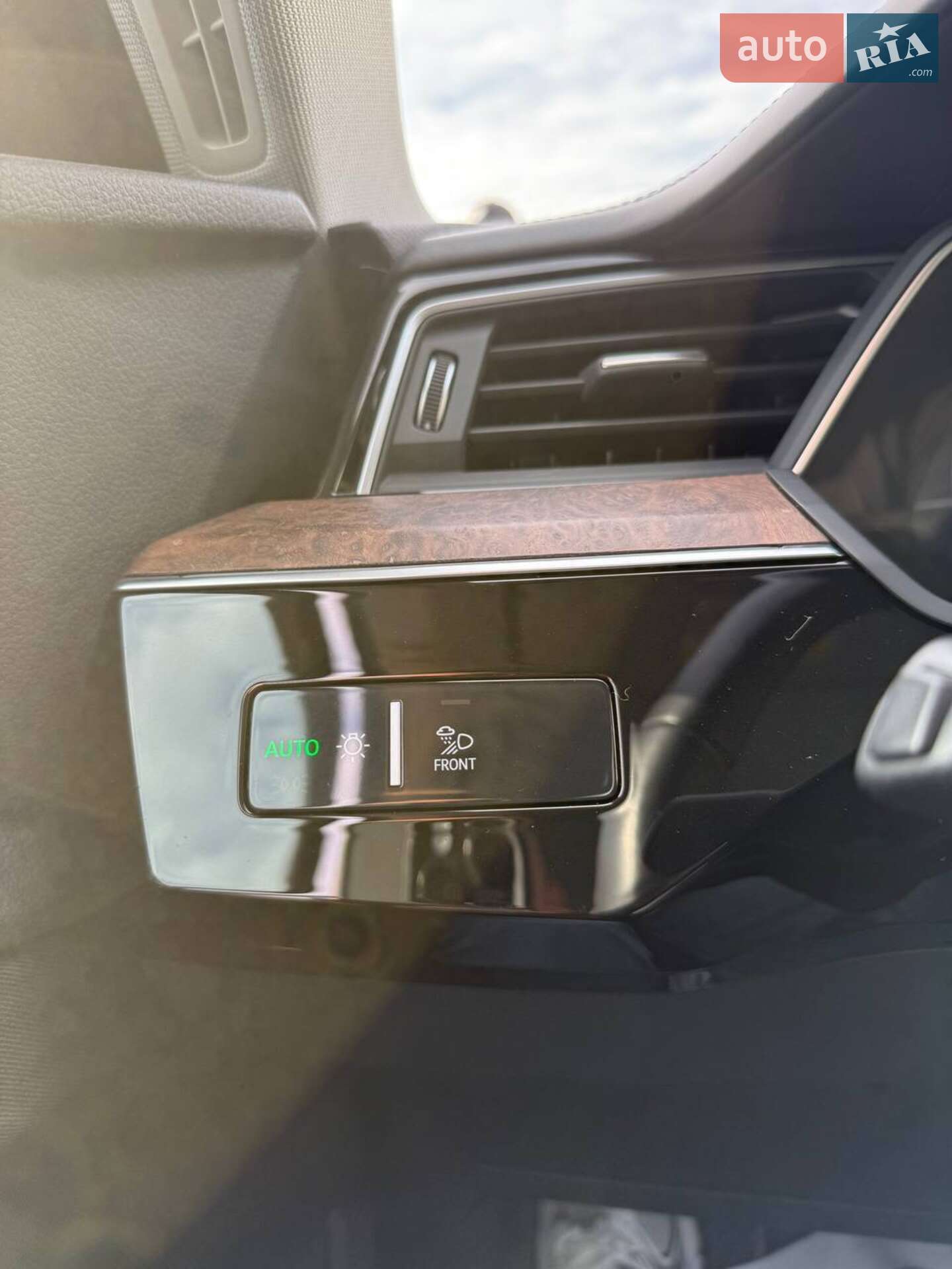Audi e-tron 2021 VIN WAUZZZGE1NB004604 фото оголошення 10 з 33