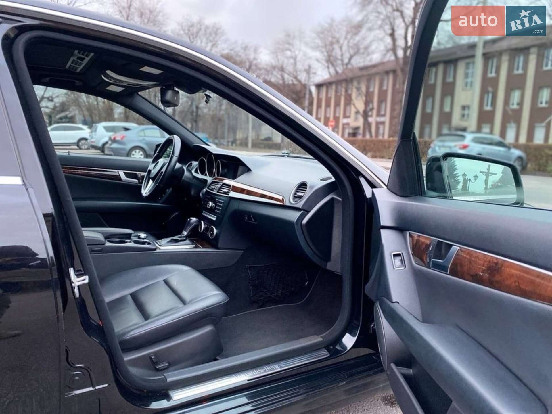 Mercedes-Benz C-Class 2014 VIN WDDGF4HB5EA938738 фото оголошення 8 з 12