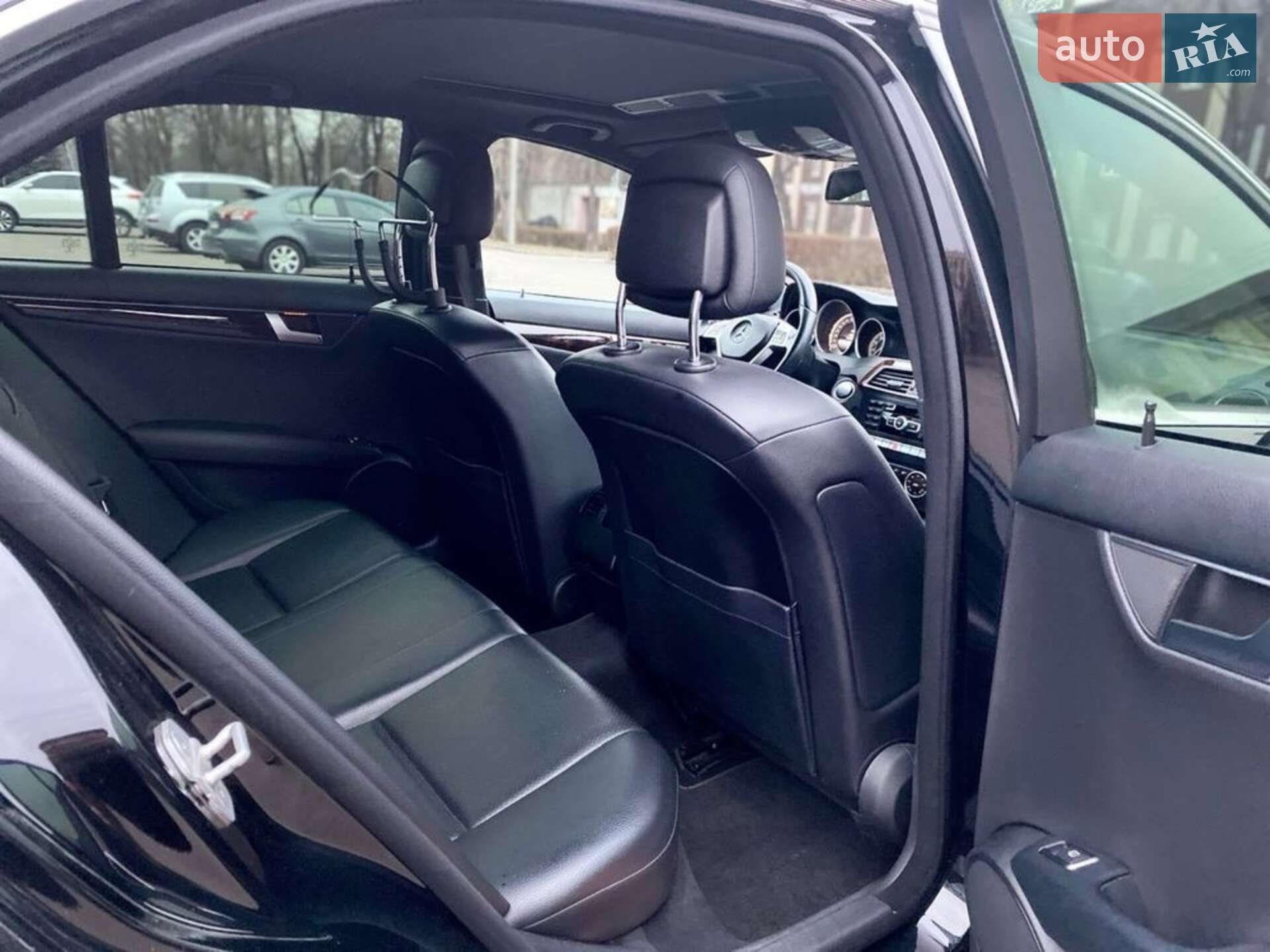 Mercedes-Benz C-Class 2014 VIN WDDGF4HB5EA938738 фото оголошення 11 з 12