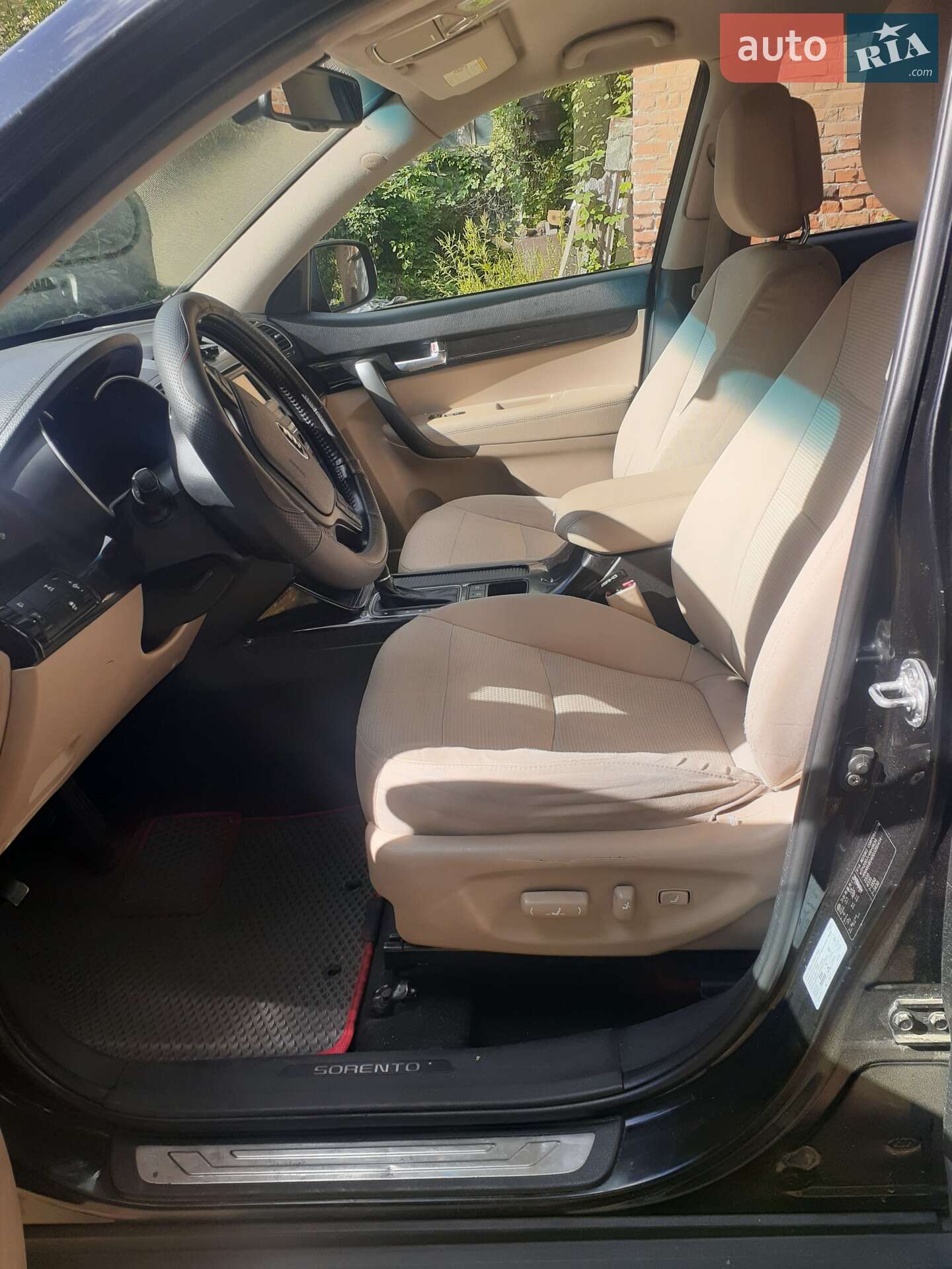 Kia Sorento 2012 VIN KNAKU814DD5391414 фото оголошення 2 з 8