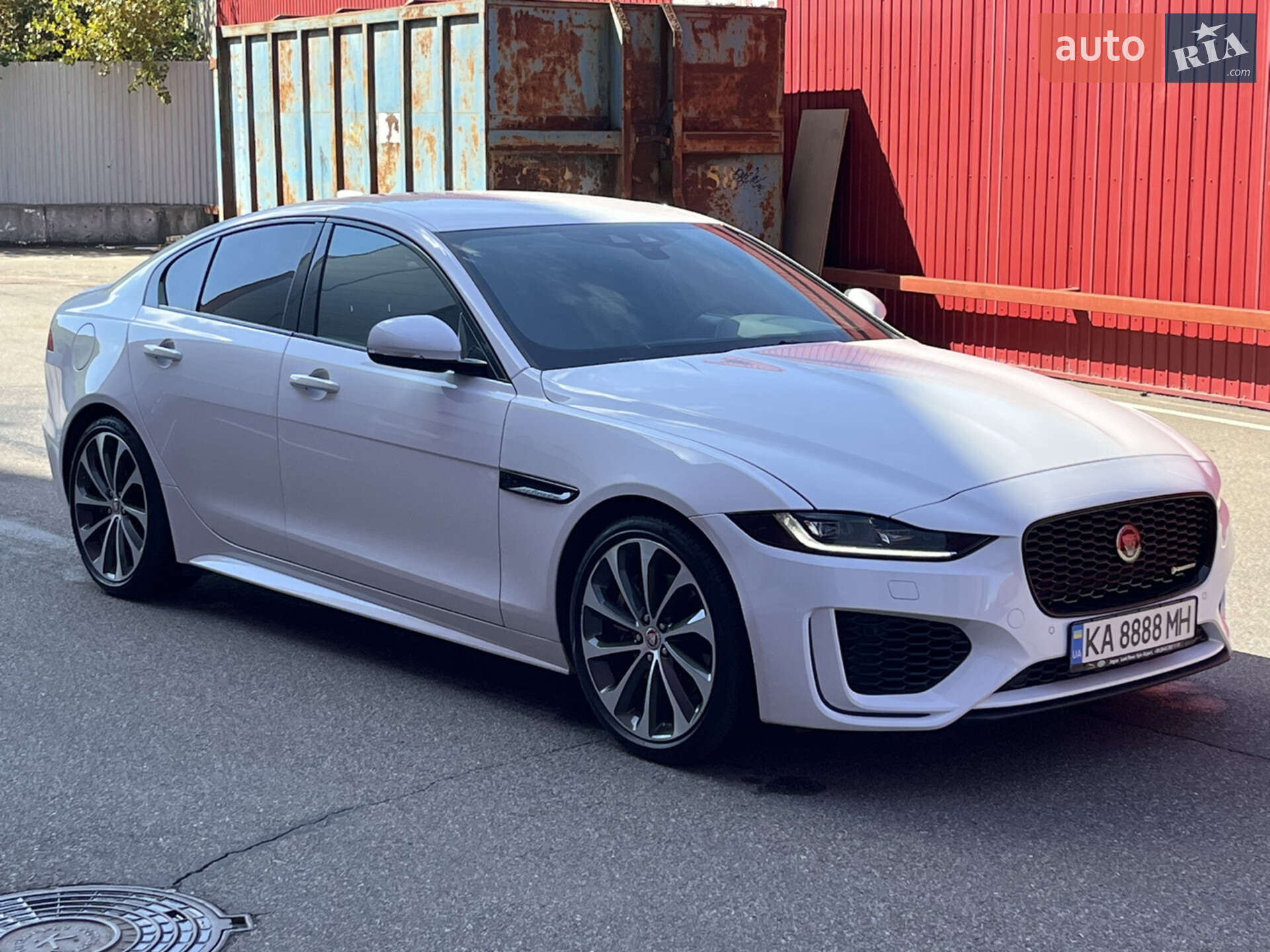 Jaguar XE 2020 VIN SAJAB4BX0LCP65309 фото оголошення 2 з 19