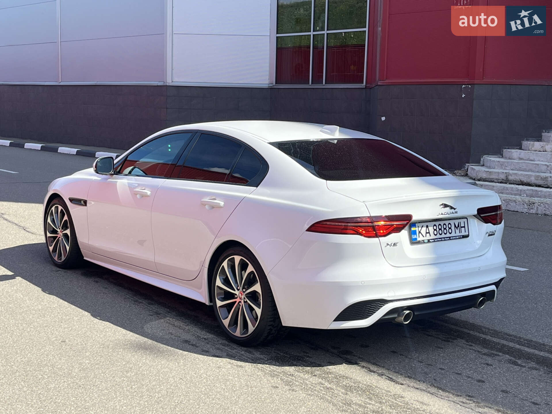 Jaguar XE 2020 VIN SAJAB4BX0LCP65309 фото оголошення 8 з 19