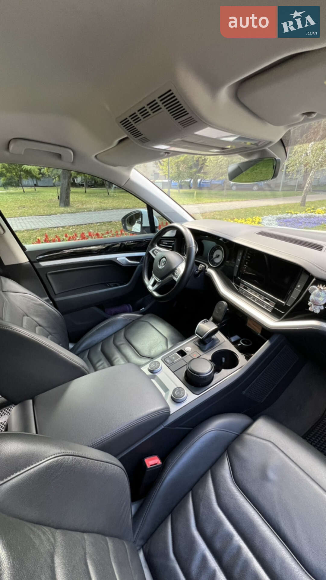 Volkswagen Touareg 2019 VIN WVGZZZCRZLD019603 фото оголошення 7 з 18