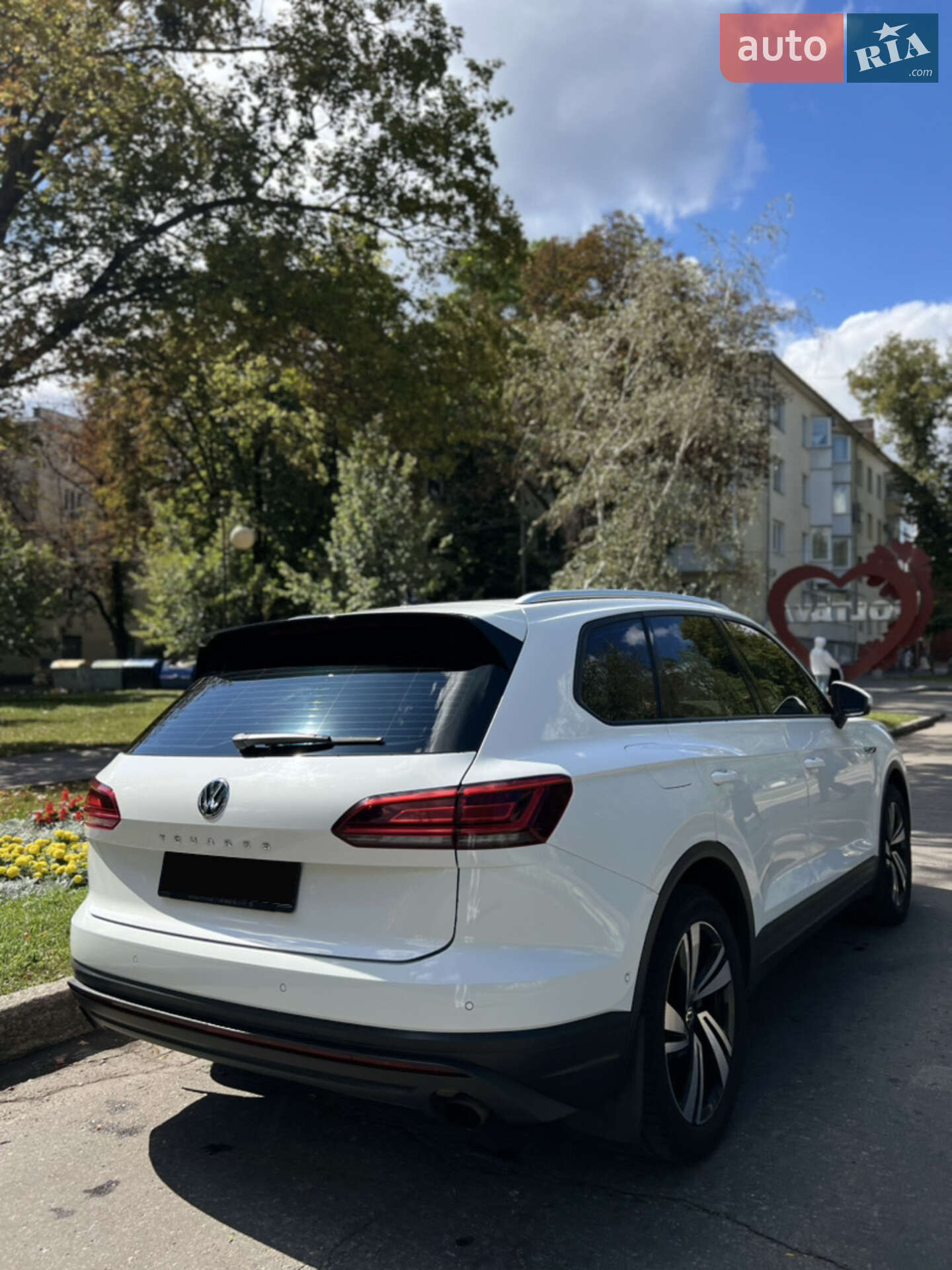 Volkswagen Touareg 2019 VIN WVGZZZCRZLD019603 фото оголошення 5 з 18