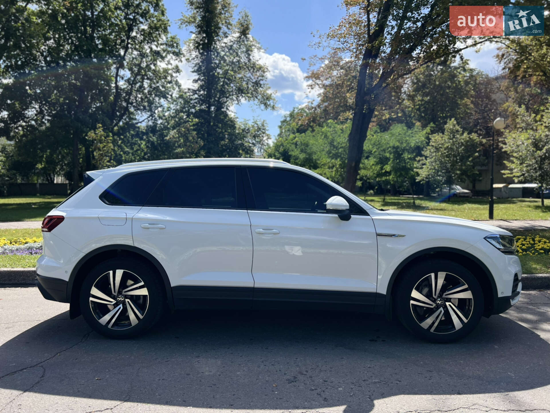 Volkswagen Touareg 2019 VIN WVGZZZCRZLD019603 фото оголошення 6 з 18
