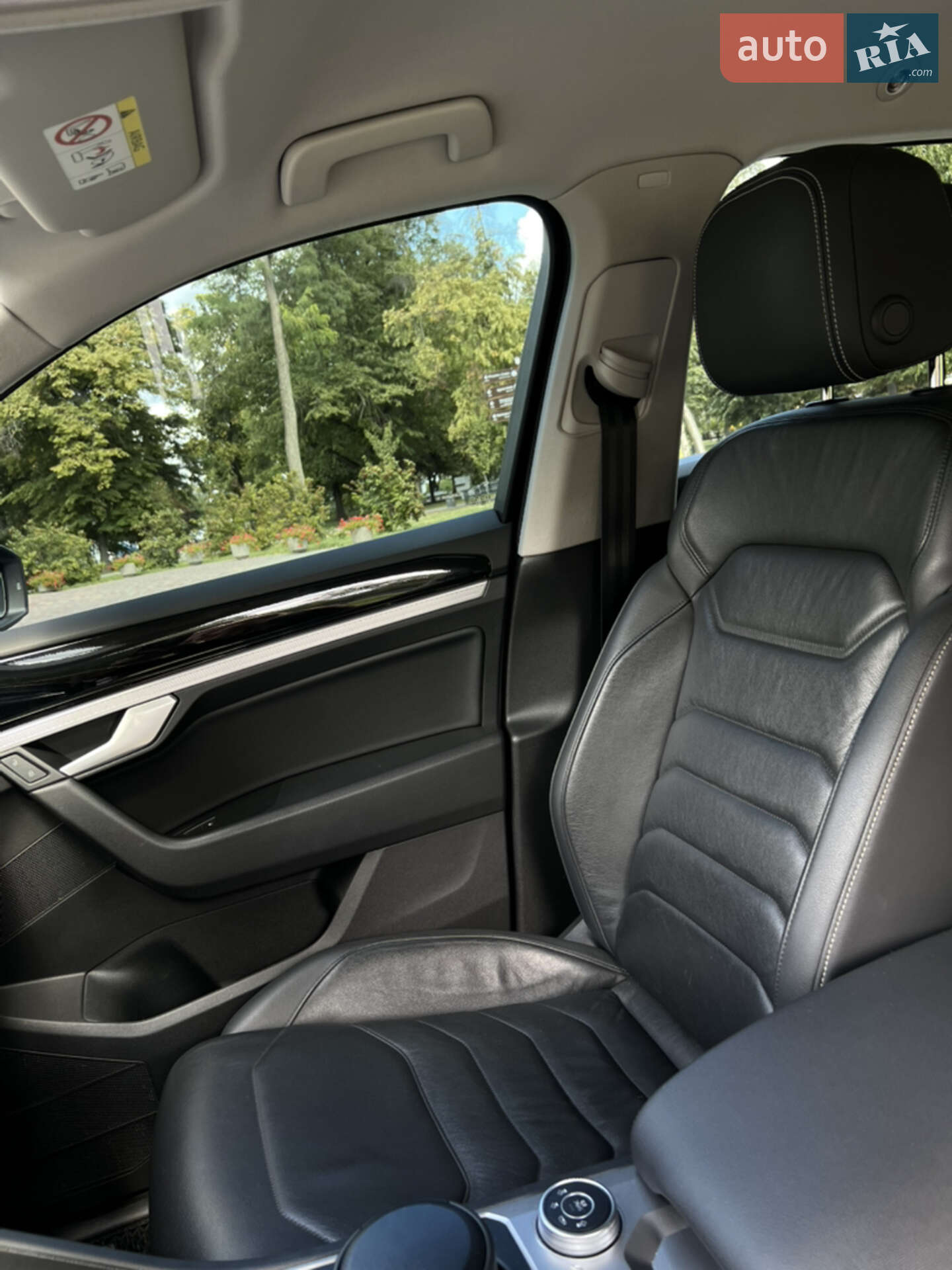Volkswagen Touareg 2019 VIN WVGZZZCRZLD019603 фото оголошення 15 з 18