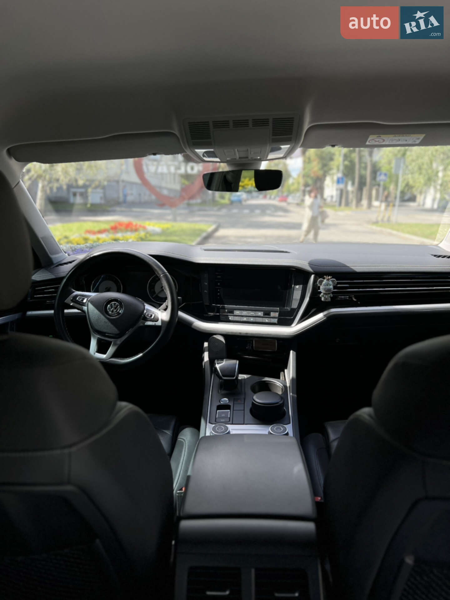 Volkswagen Touareg 2019 VIN WVGZZZCRZLD019603 фото оголошення 17 з 18