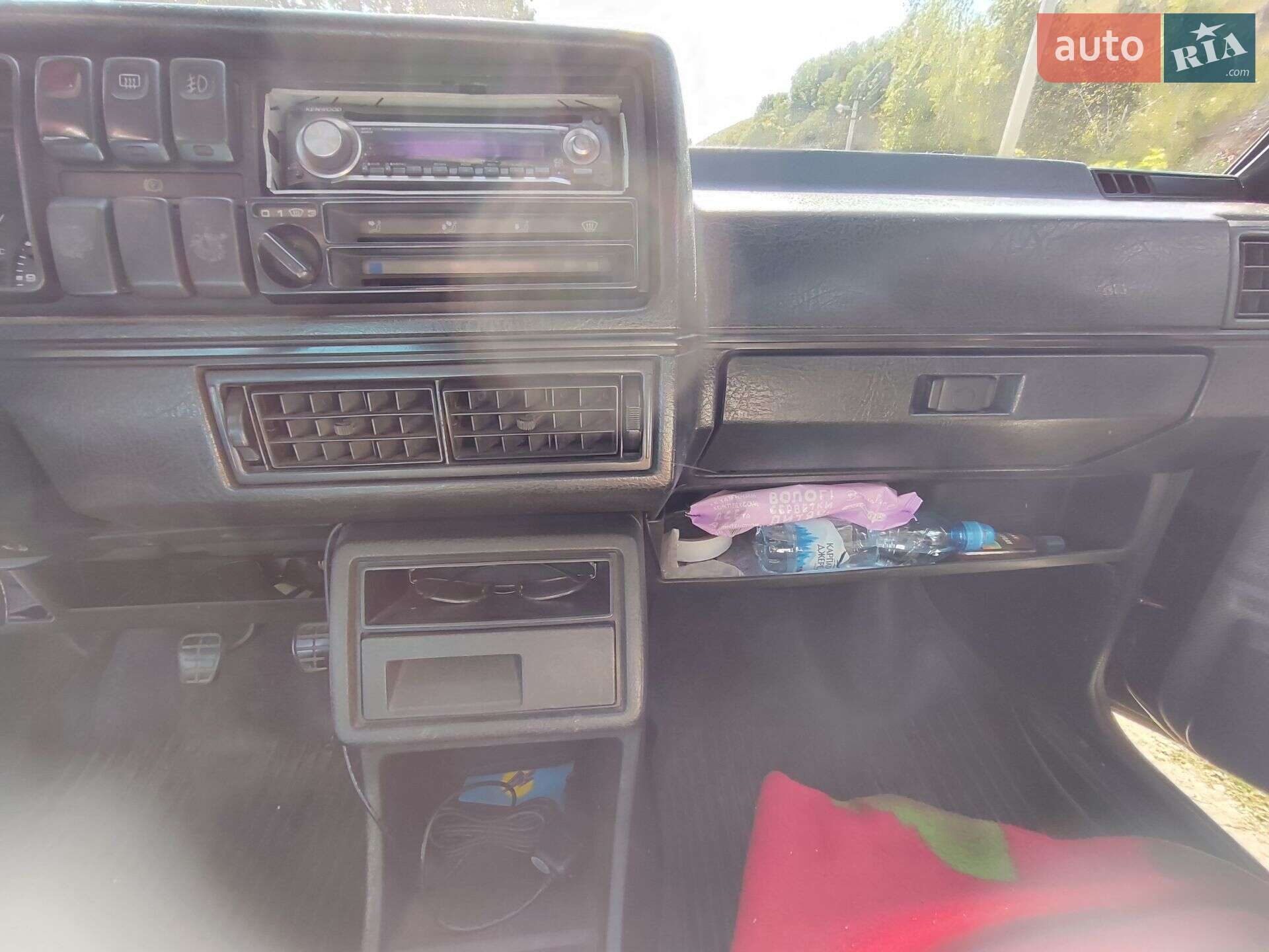 Volkswagen Golf 1989 VIN WVWZZZ1GZKW763768 фото оголошення 2 з 11