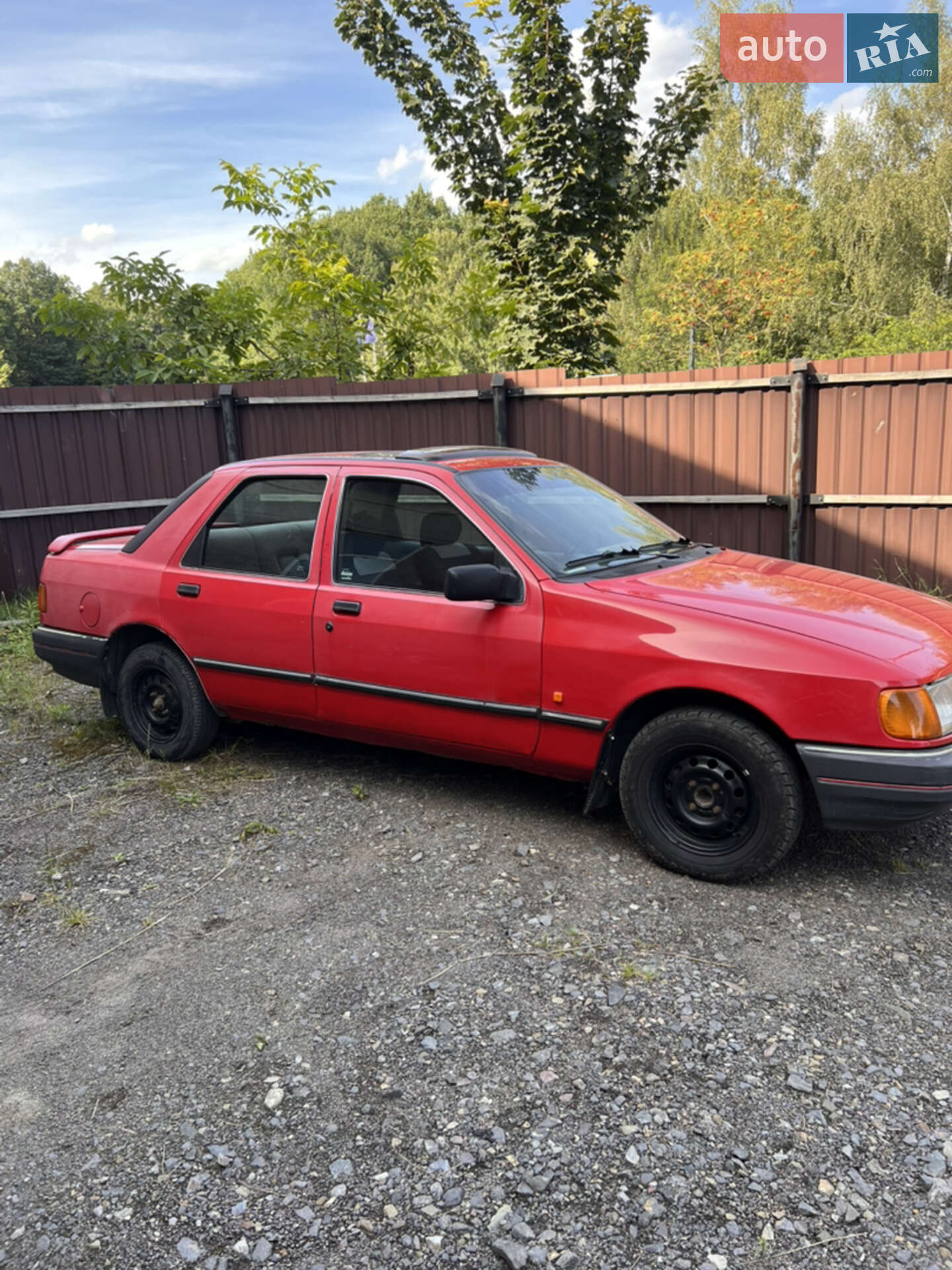 Ford Sierra 1988 VIN WF0FXXGBBFJD93775 фото оголошення 2 з 19