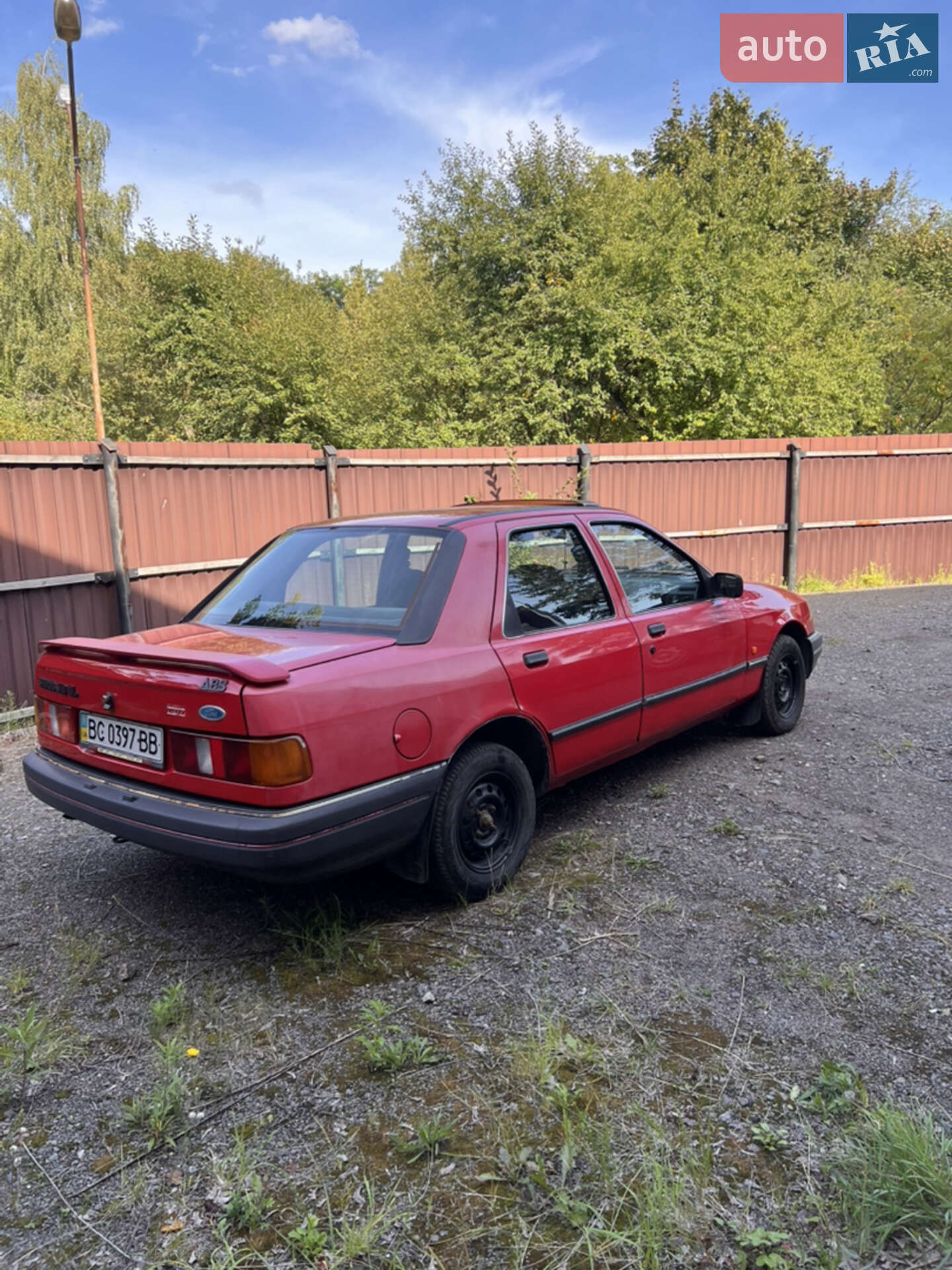 Ford Sierra 1988 VIN WF0FXXGBBFJD93775 фото оголошення 3 з 19