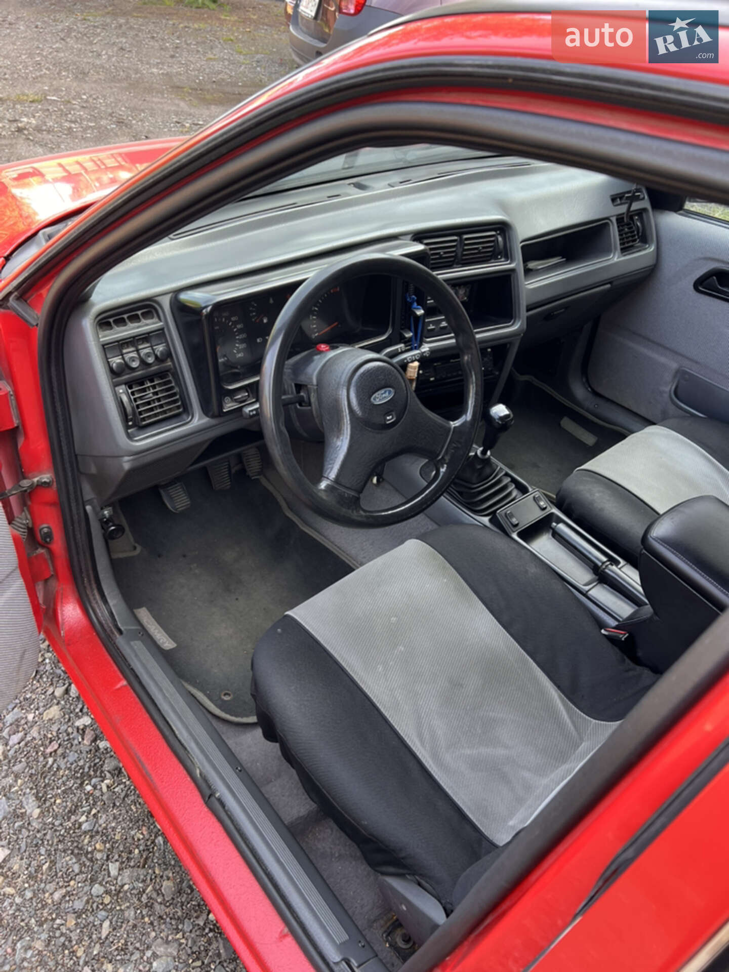 Ford Sierra 1988 VIN WF0FXXGBBFJD93775 фото оголошення 10 з 19
