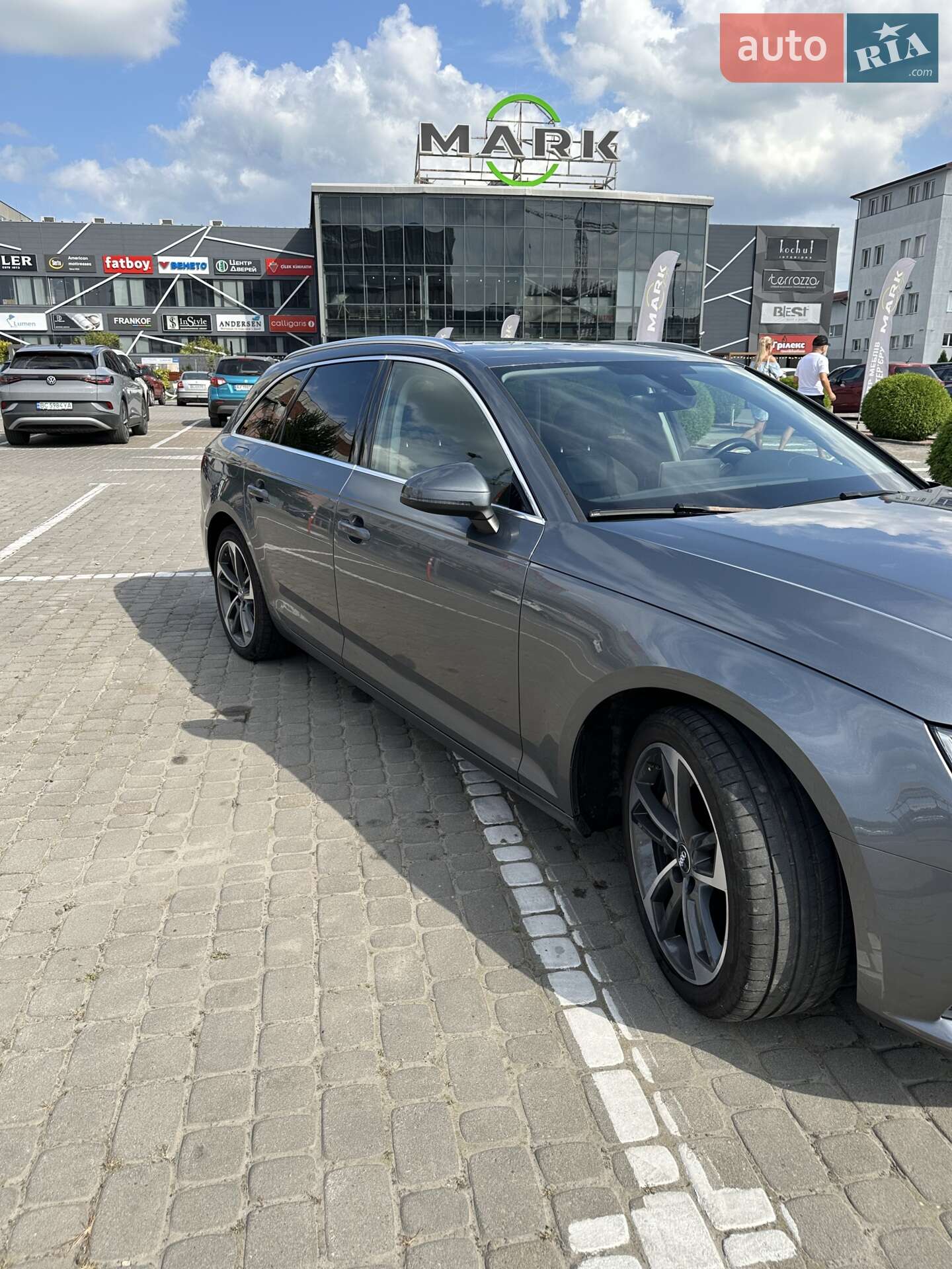 Audi A4 2017 VIN WAUZZZF49HA099979 фото оголошення 2 з 17