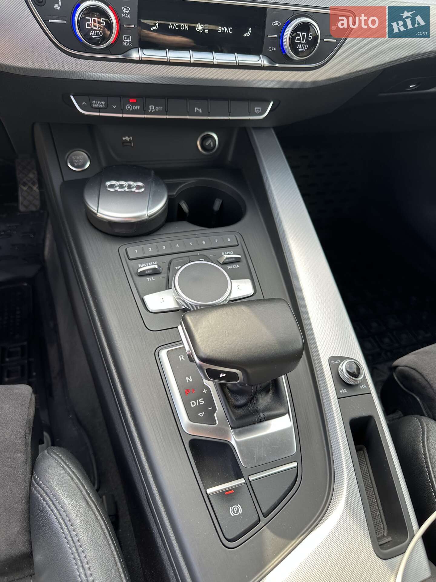 Audi A4 2017 VIN WAUZZZF49HA099979 фото оголошення 12 з 17