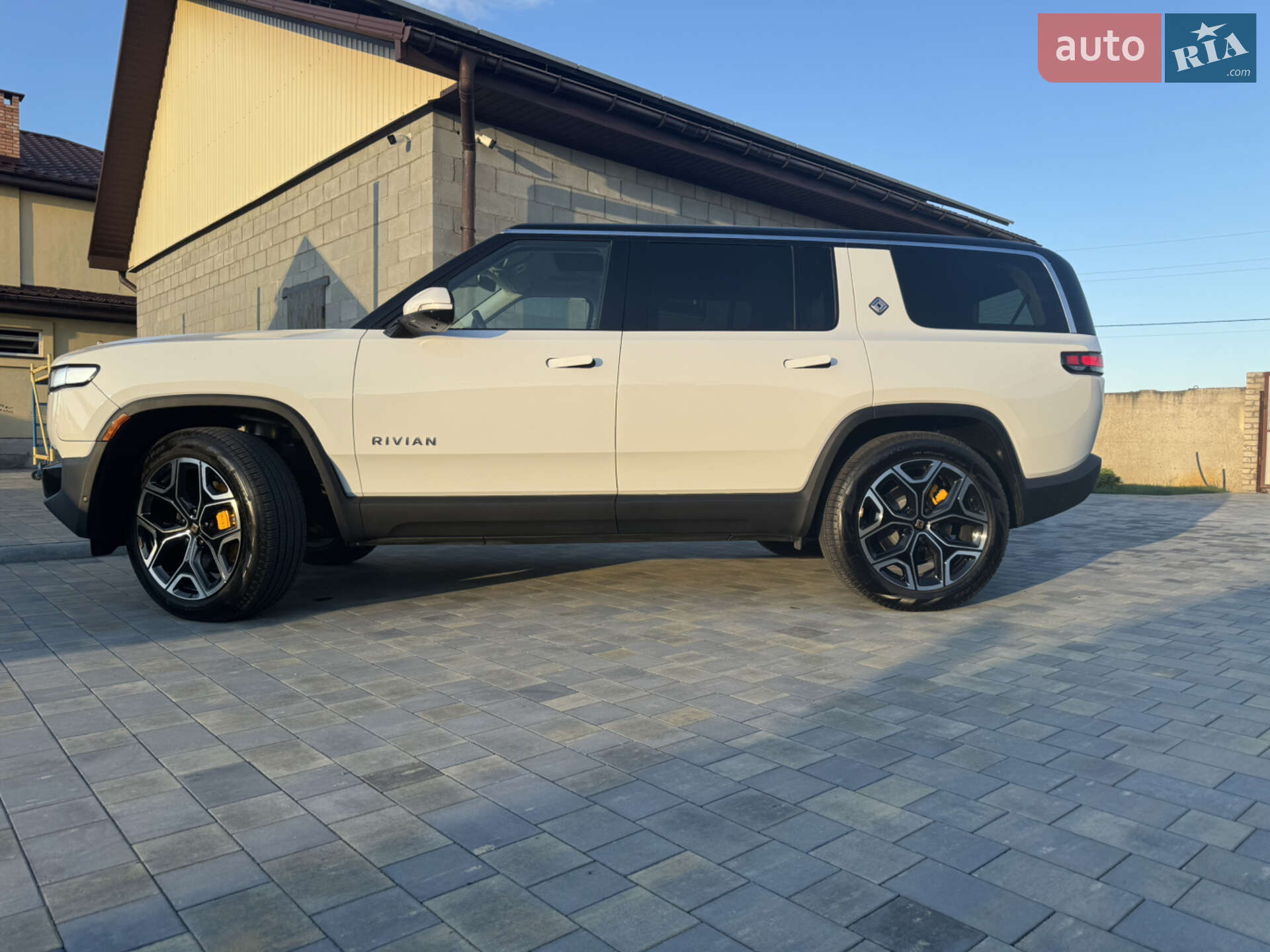 Rivian R1S 2024 VIN 7PDSGABA9RN043650 фото оголошення 6 з 45