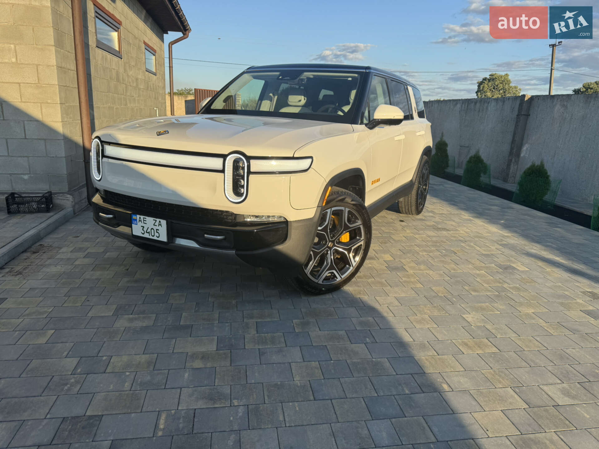 Rivian R1S 2024 VIN 7PDSGABA9RN043650 фото оголошення 10 з 45