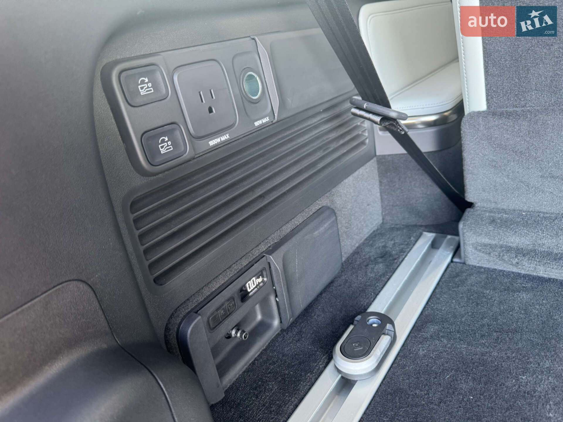 Rivian R1S 2024 VIN 7PDSGABA9RN043650 фото оголошення 25 з 45