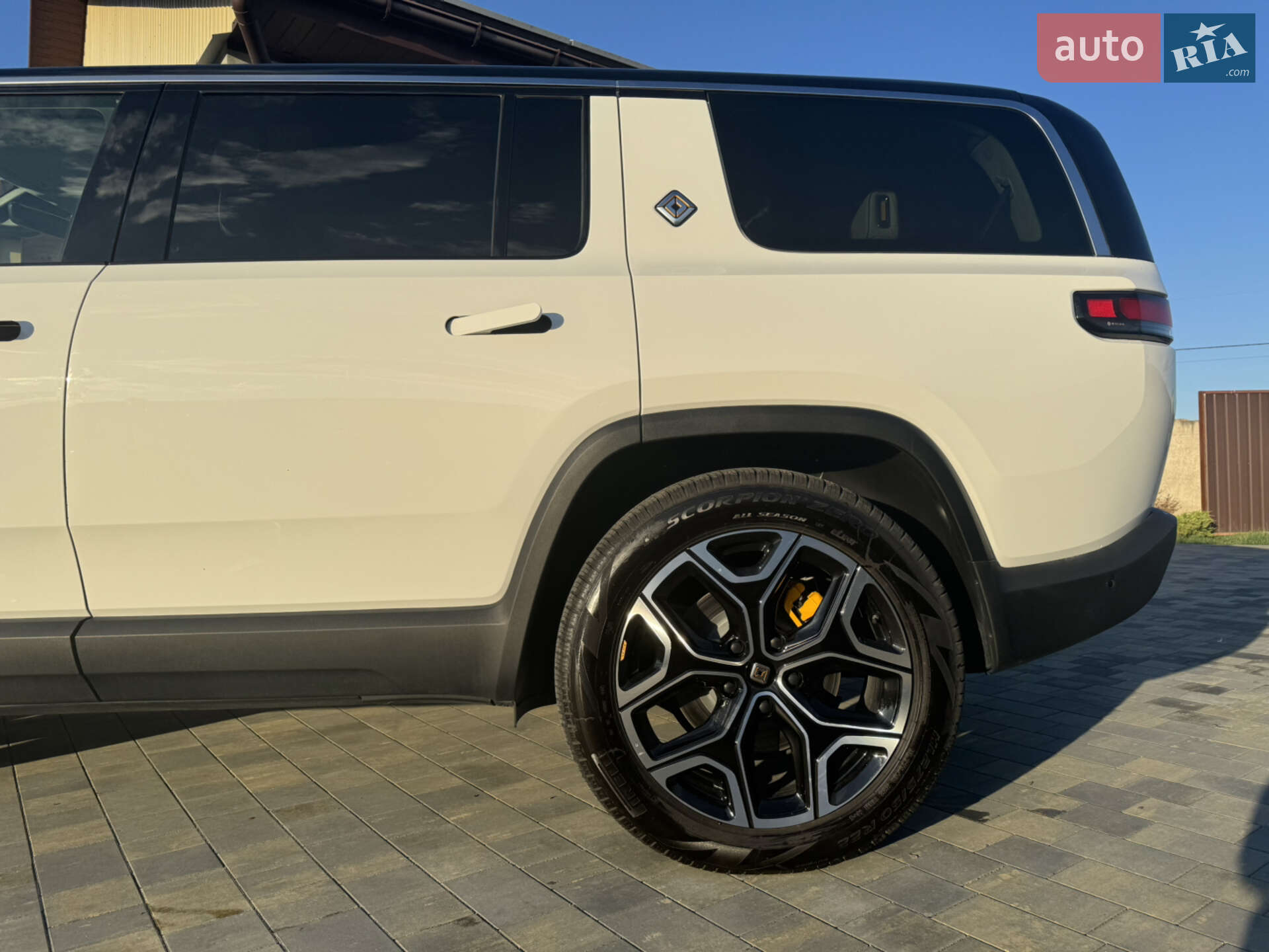 Rivian R1S 2024 VIN 7PDSGABA9RN043650 фото оголошення 33 з 45